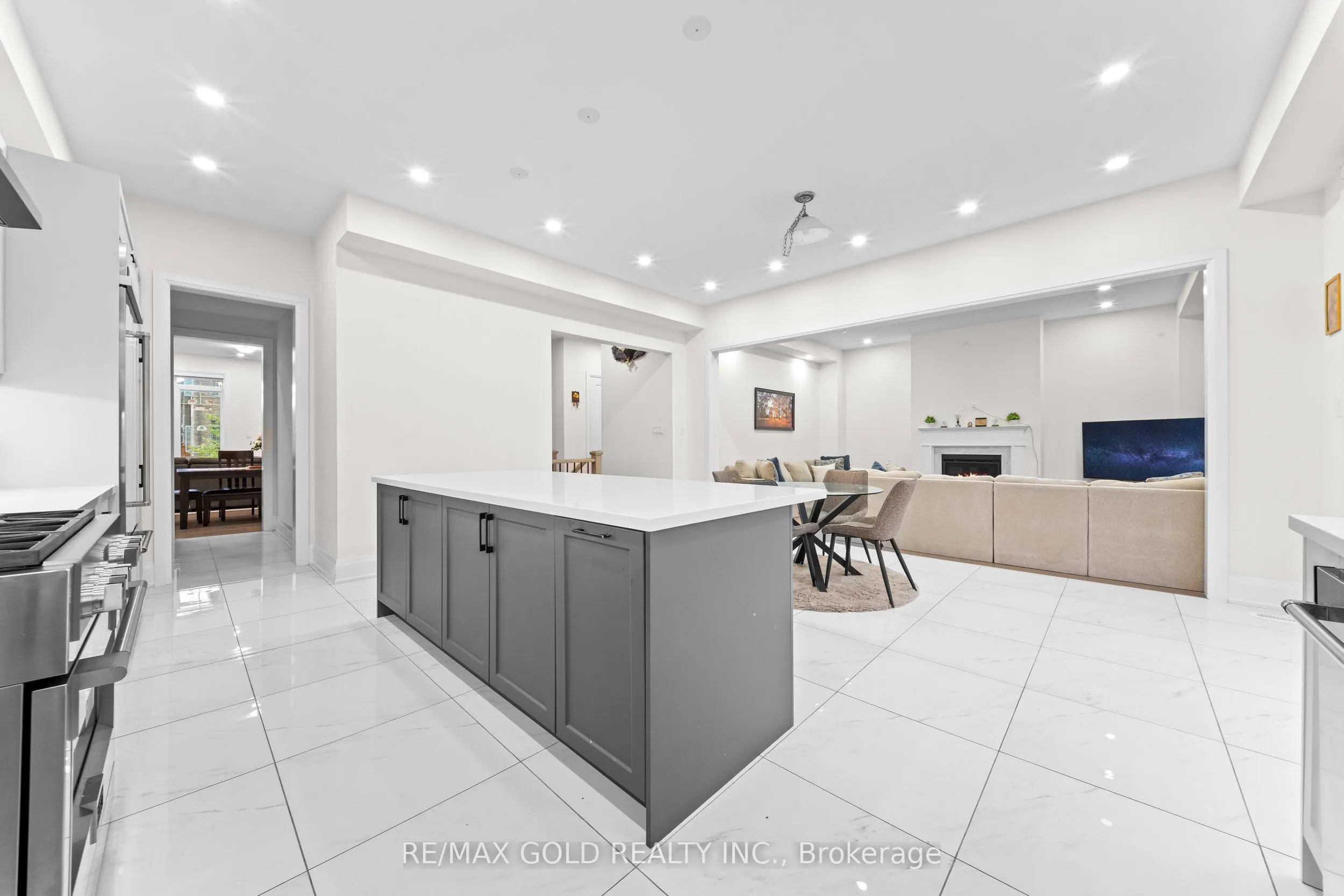 4 Madawaska Road