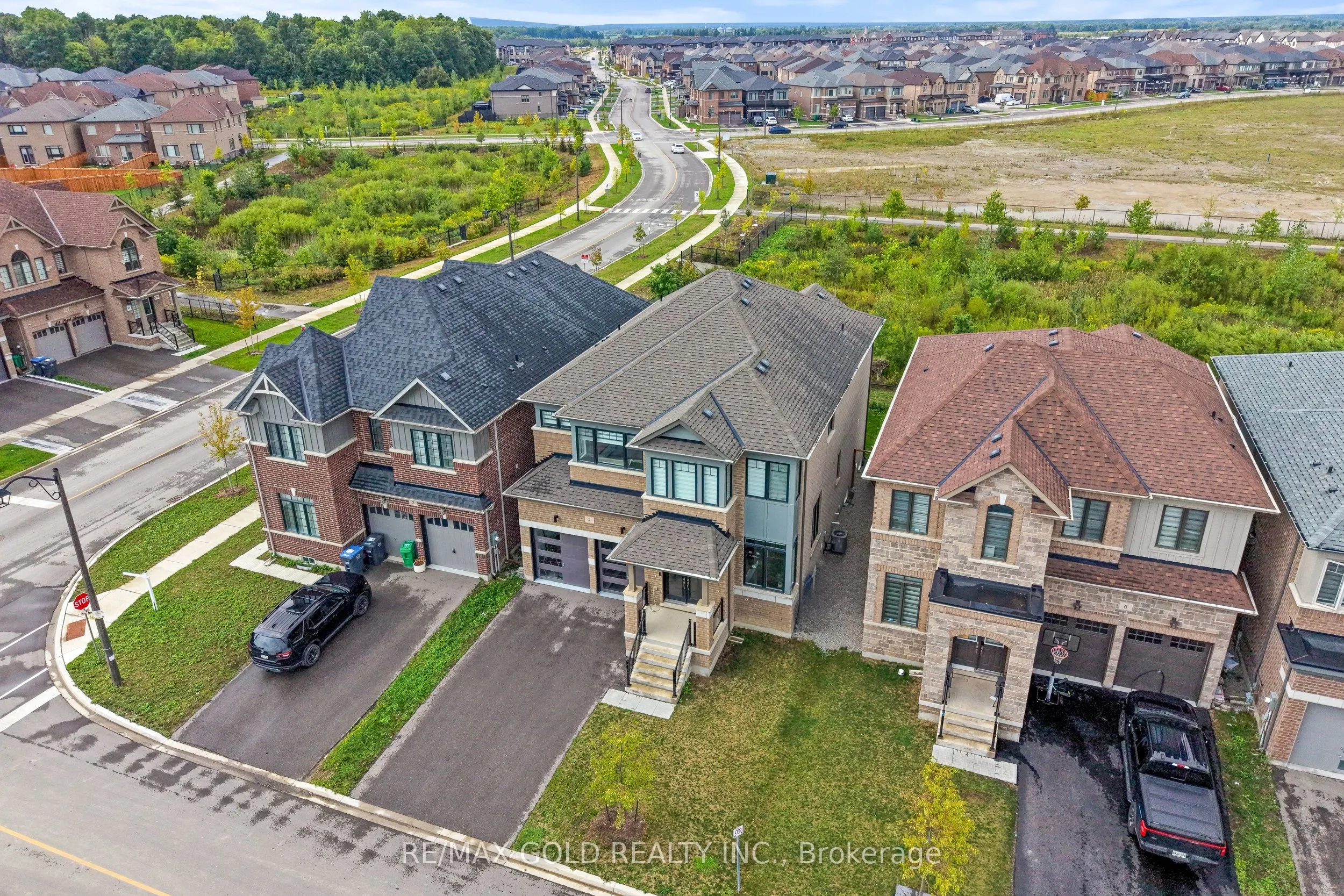 4 Madawaska Road