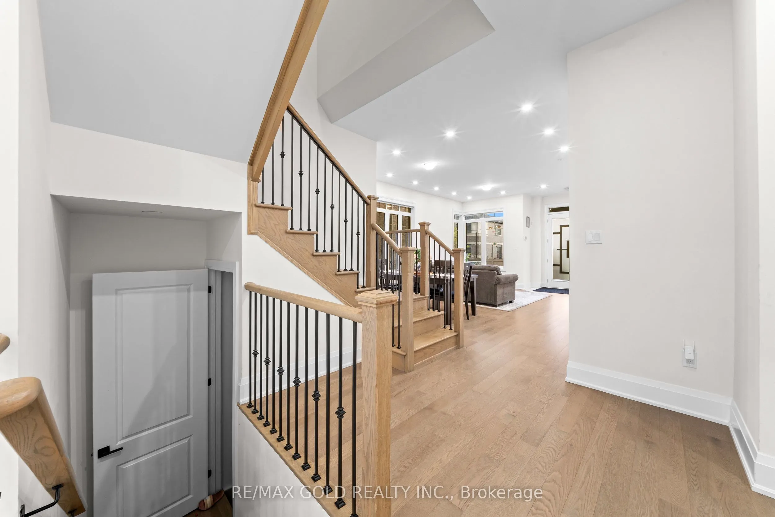 4 Madawaska Road