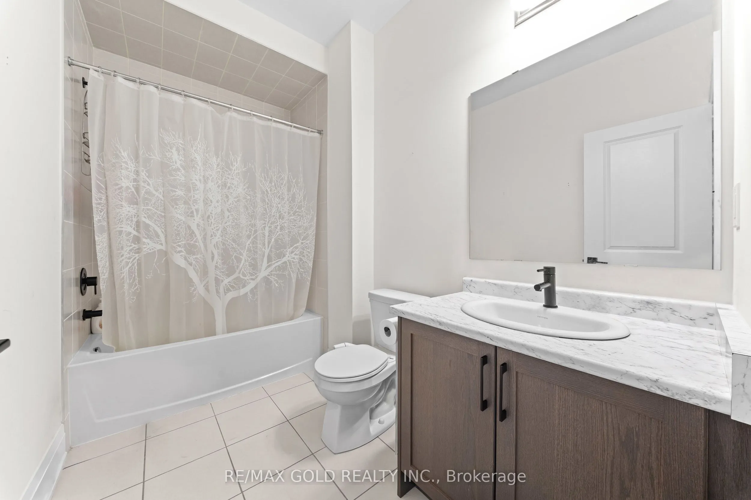 4 Madawaska Road