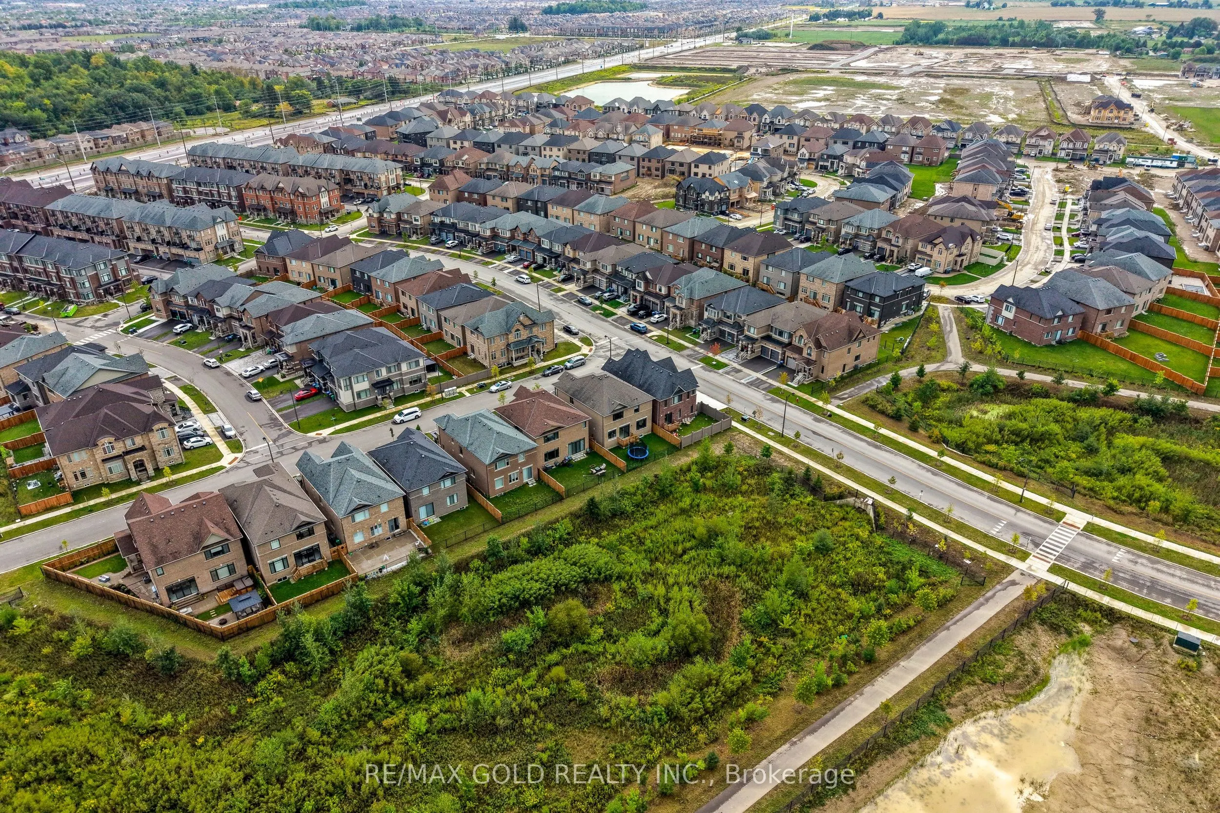 4 Madawaska Road