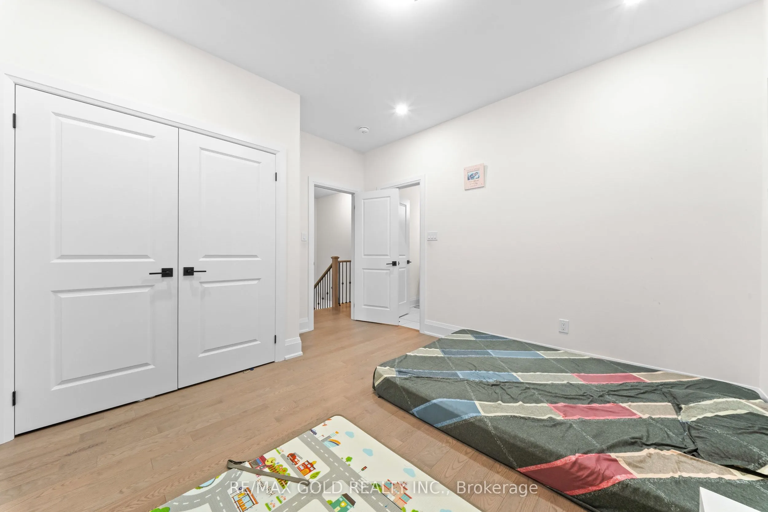 4 Madawaska Road