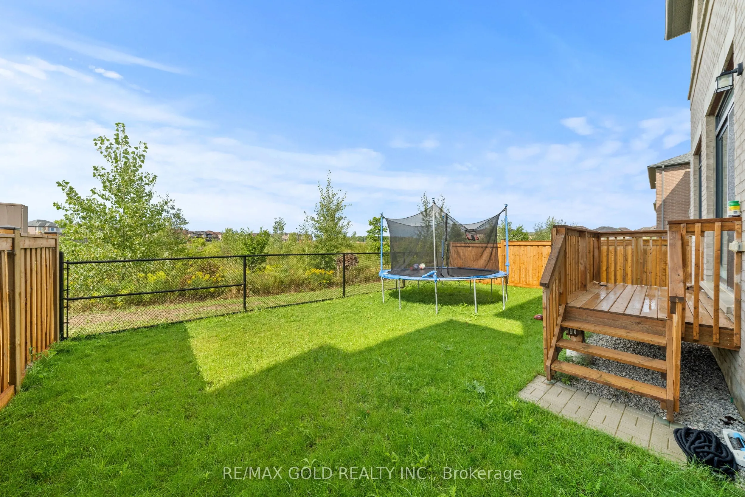 4 Madawaska Road