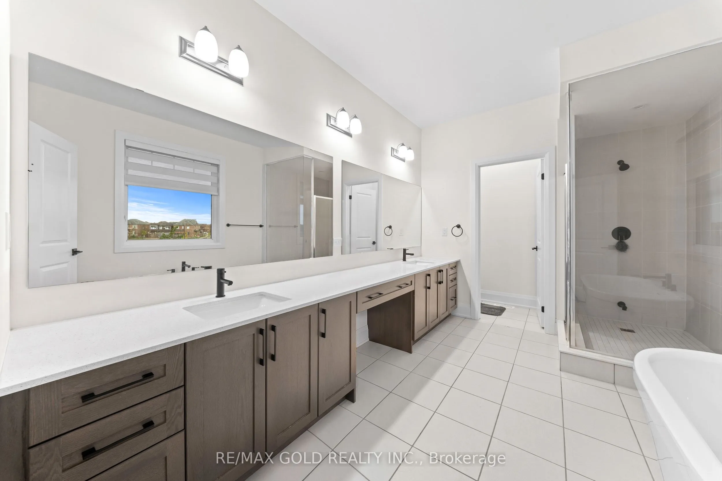 4 Madawaska Road