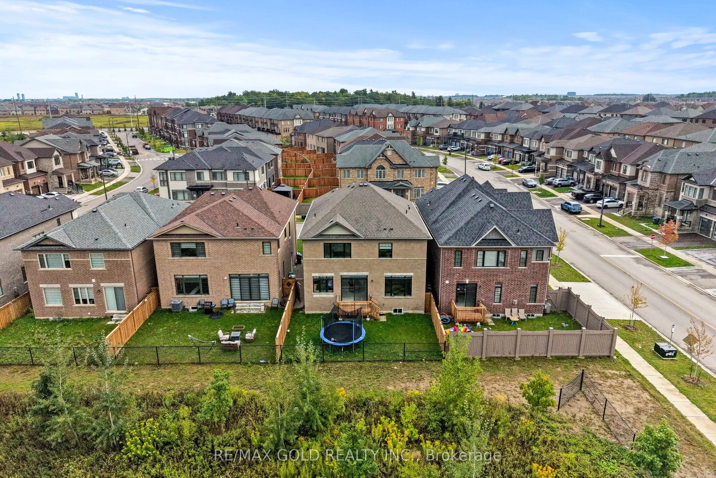 4 Madawaska Road