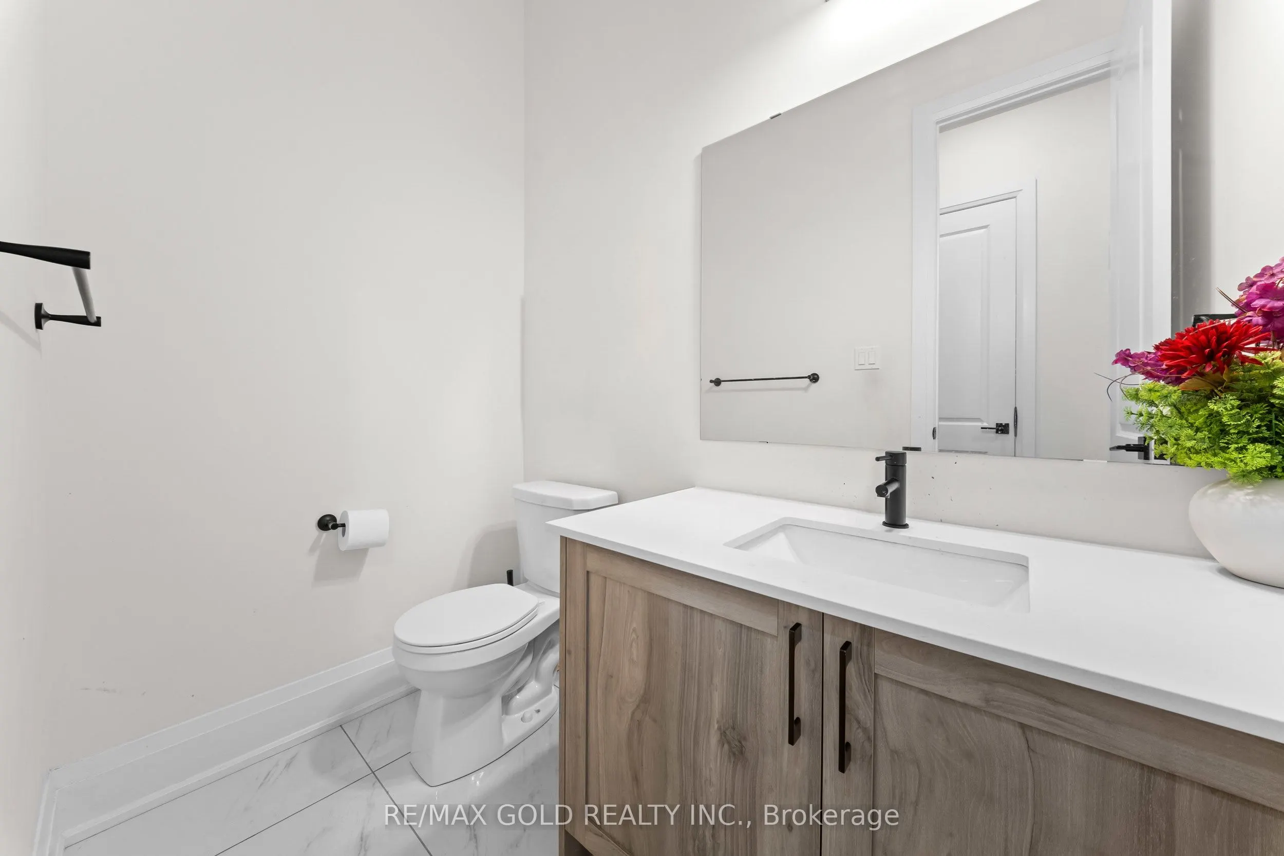 4 Madawaska Road