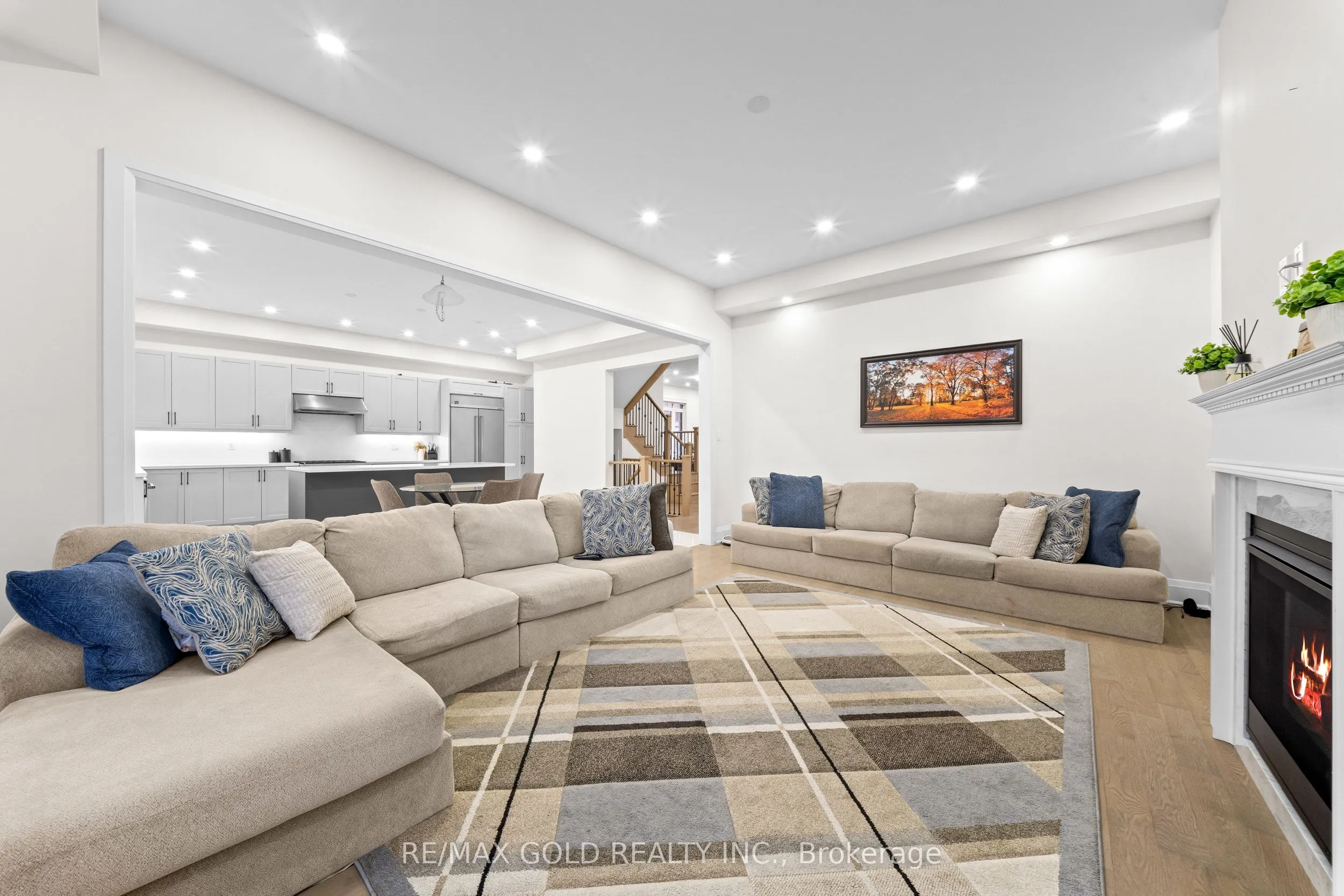 4 Madawaska Road