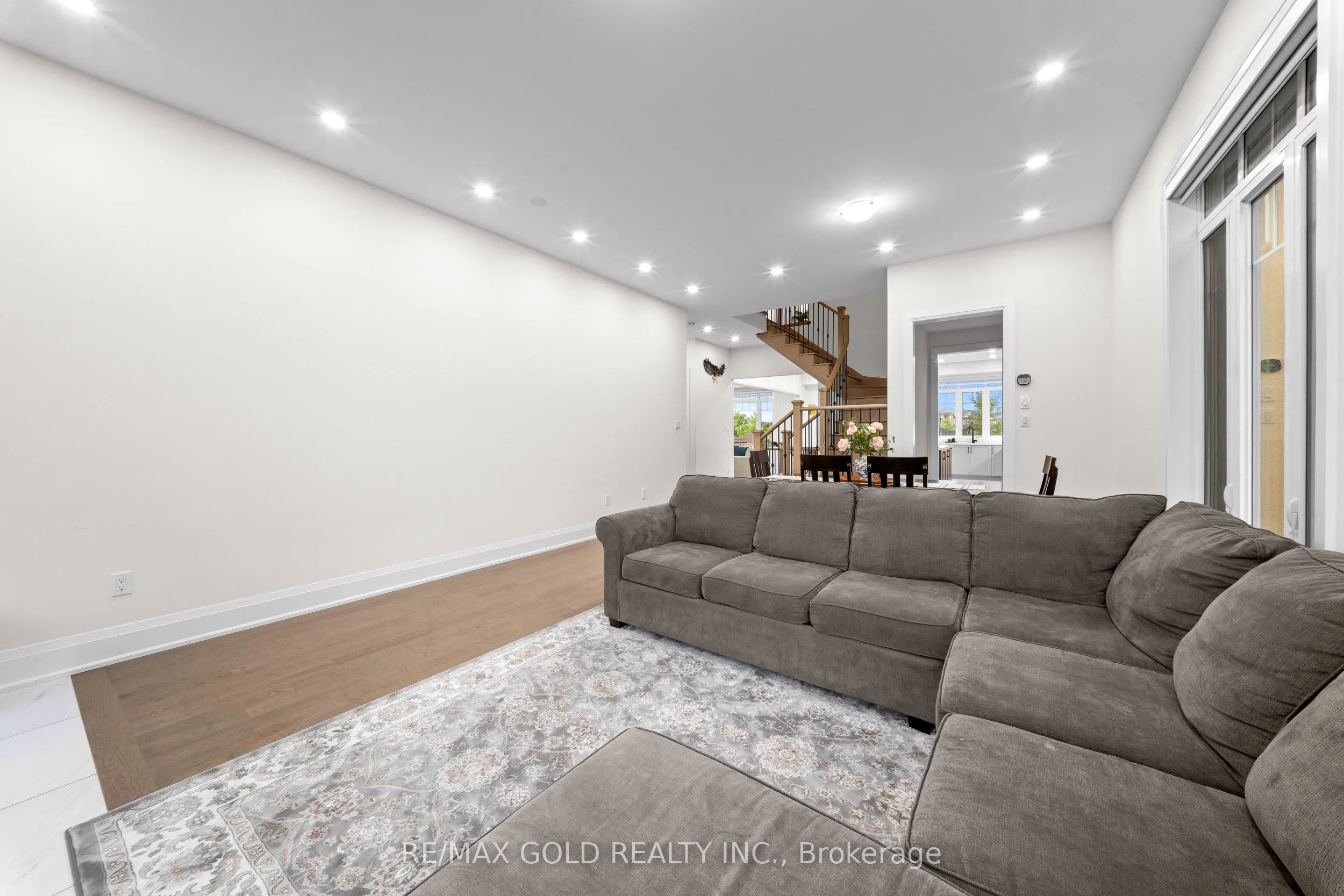 4 Madawaska Road