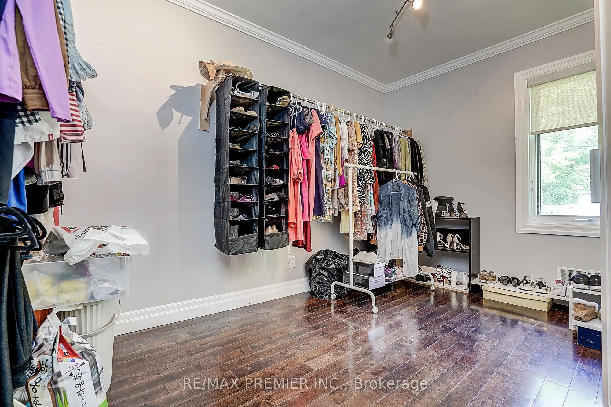 445 Selsey Drive