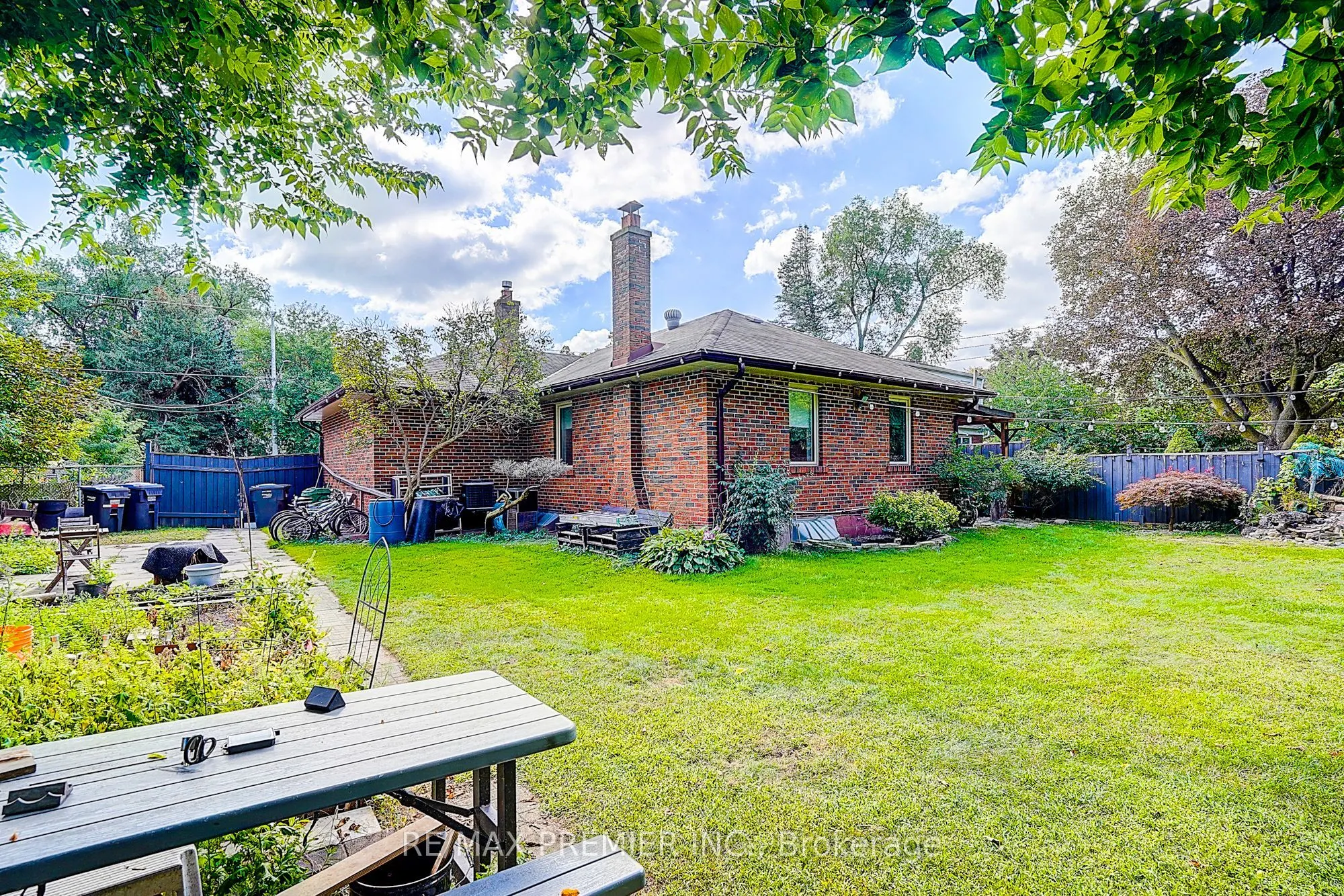 445 Selsey Drive