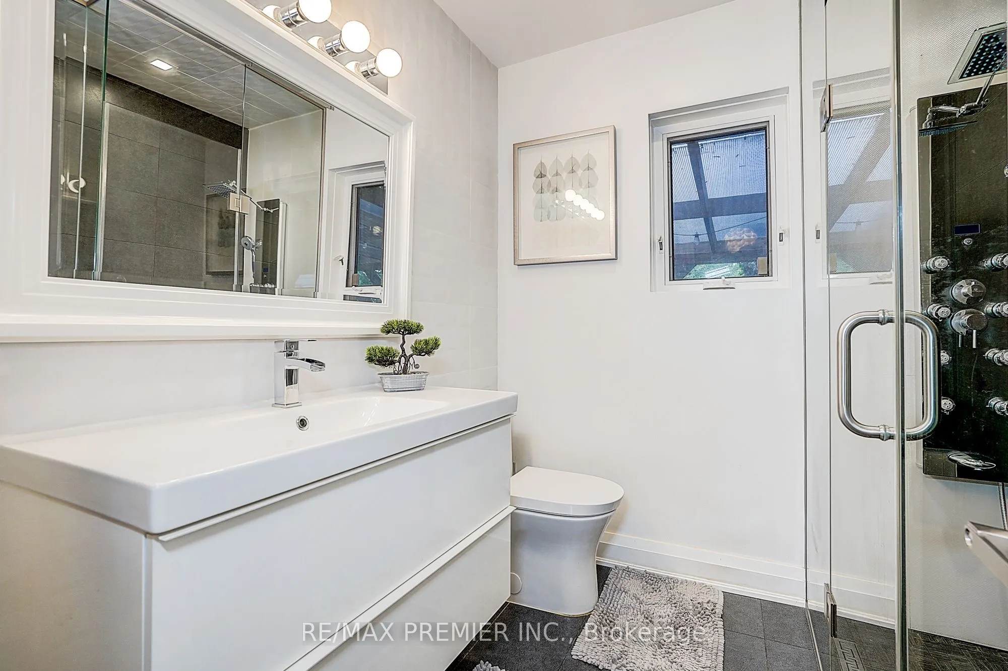 445 Selsey Drive