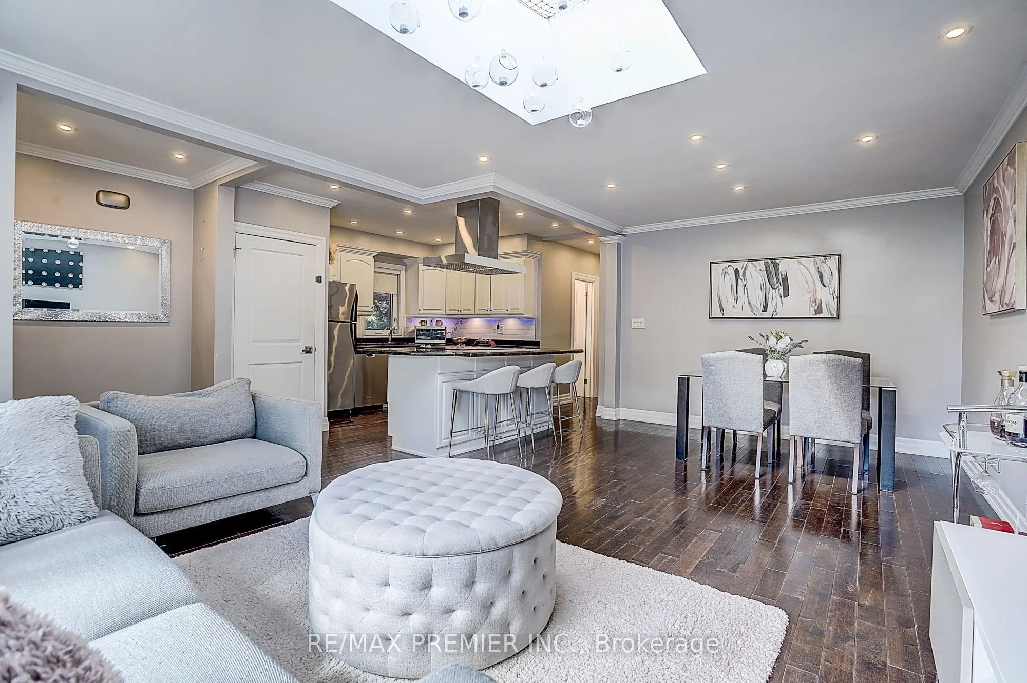 445 Selsey Drive