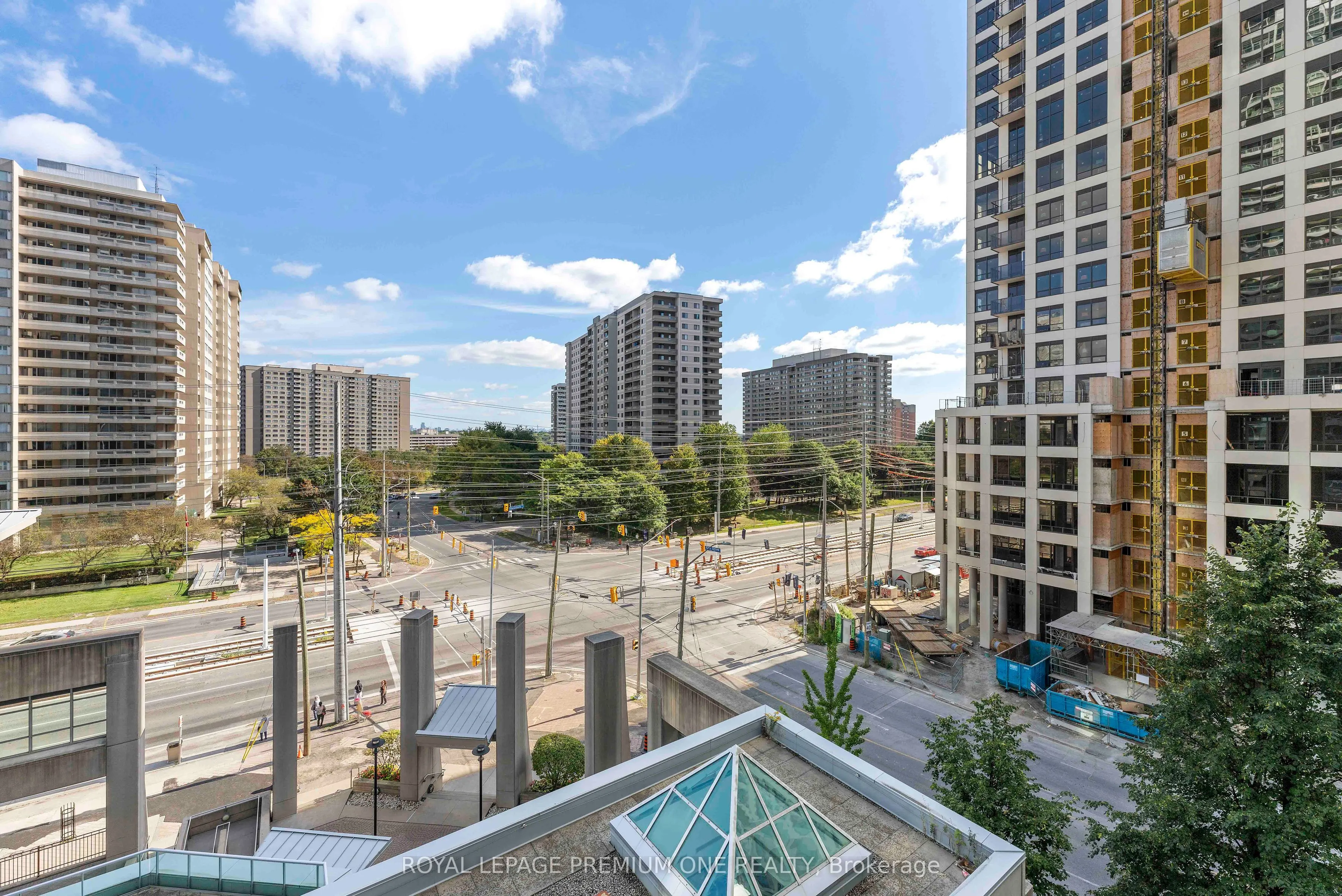 33 Elm Drive W #611