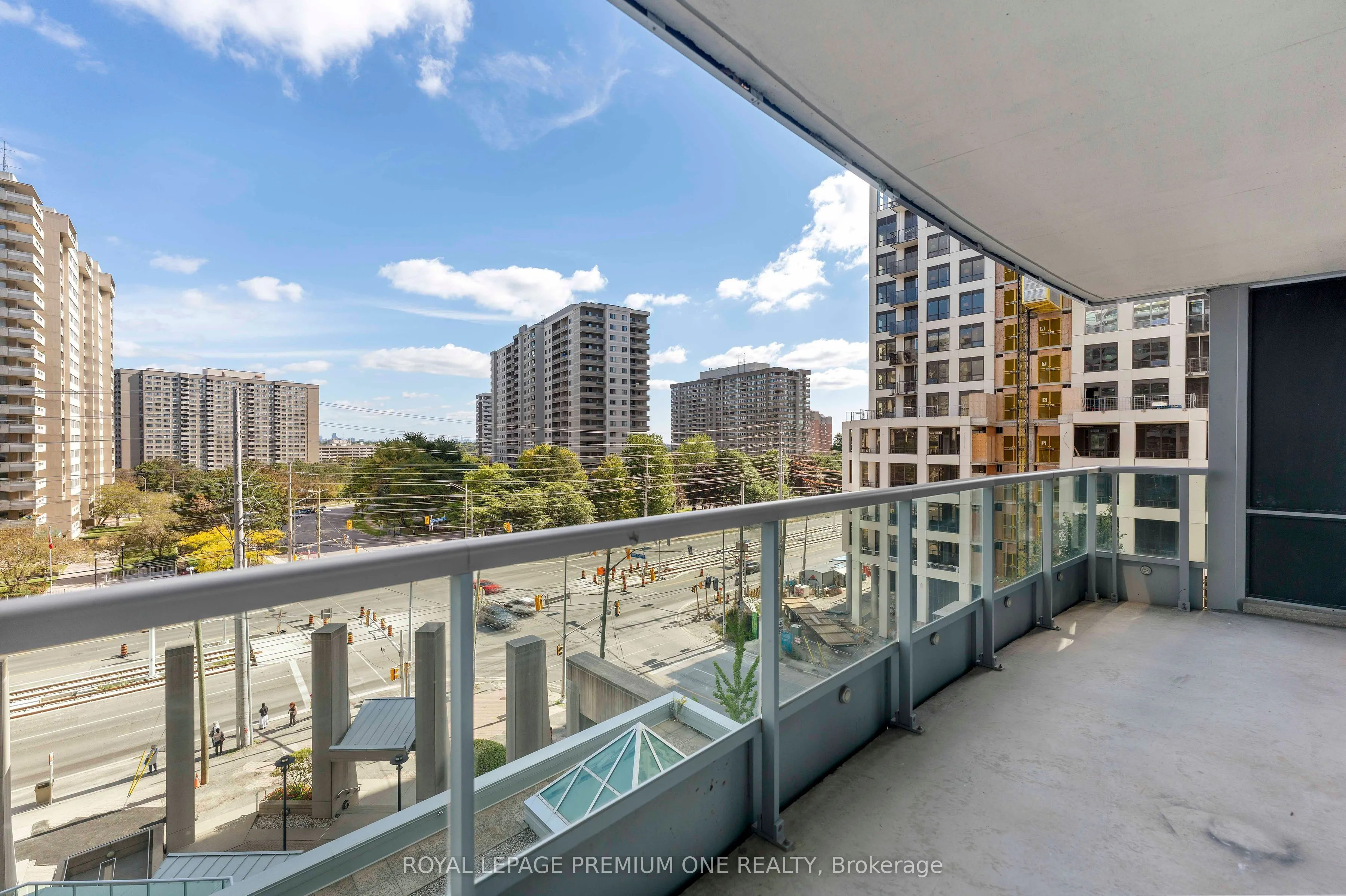 33 Elm Drive W #611