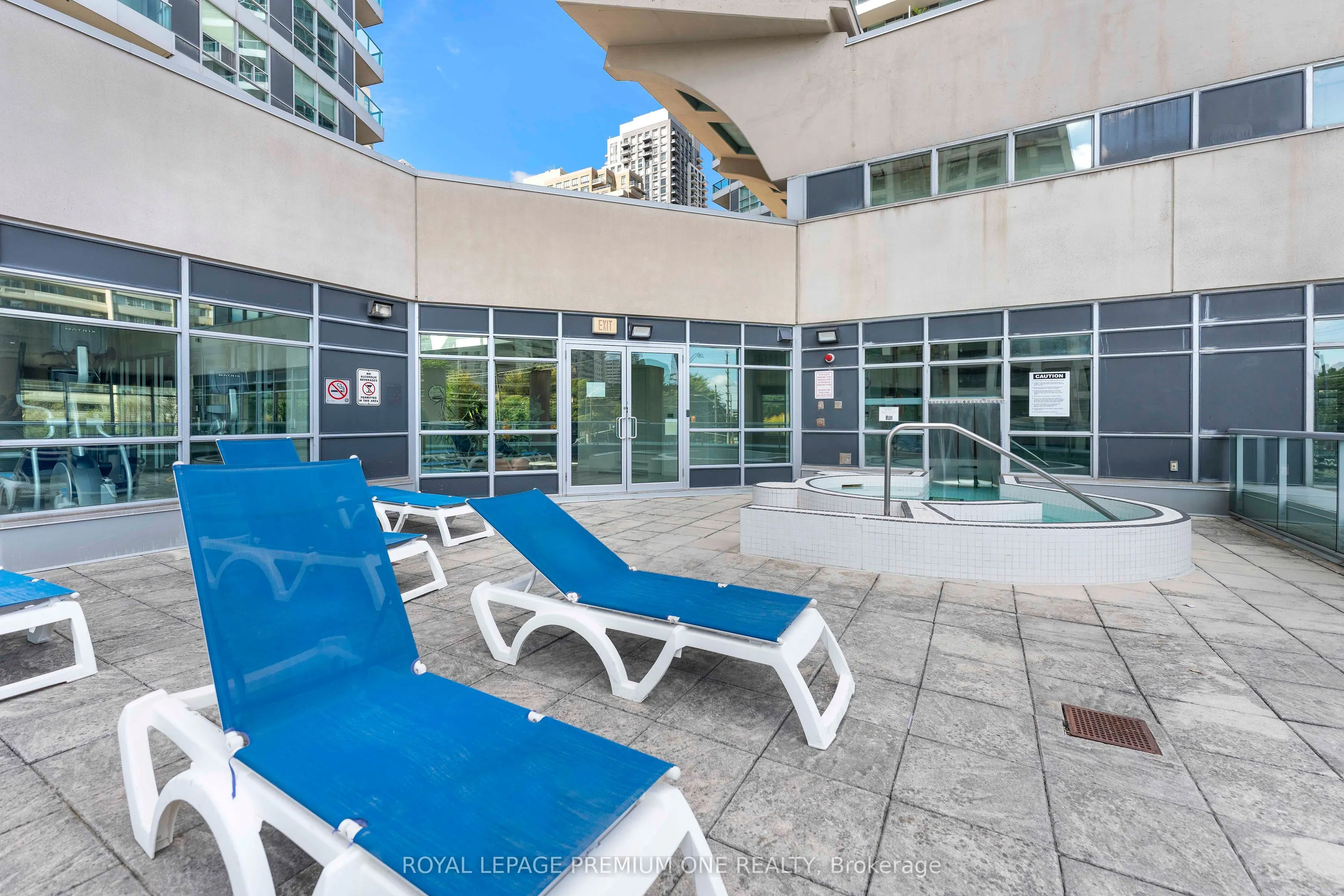 33 Elm Drive W #611