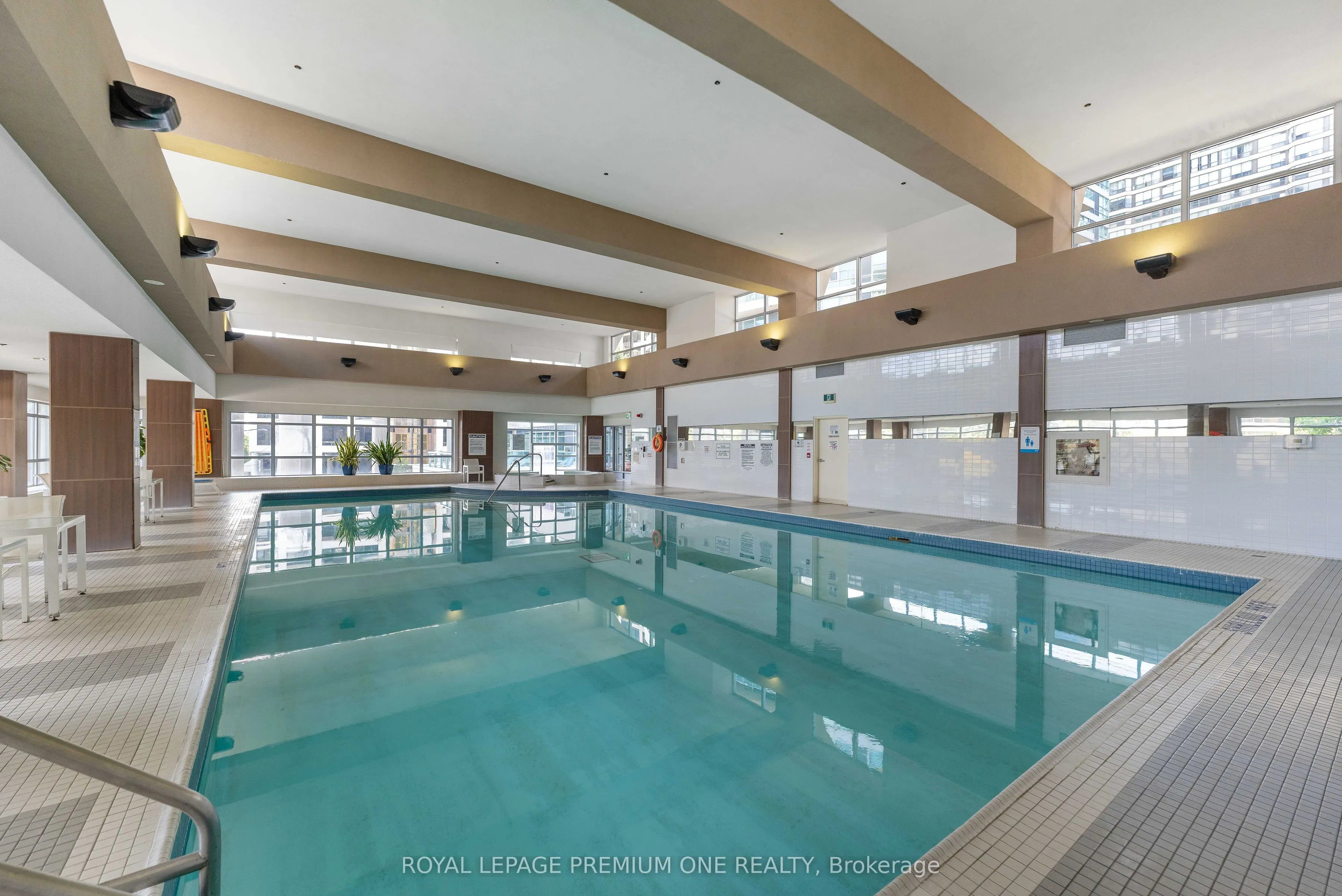 33 Elm Drive W #611