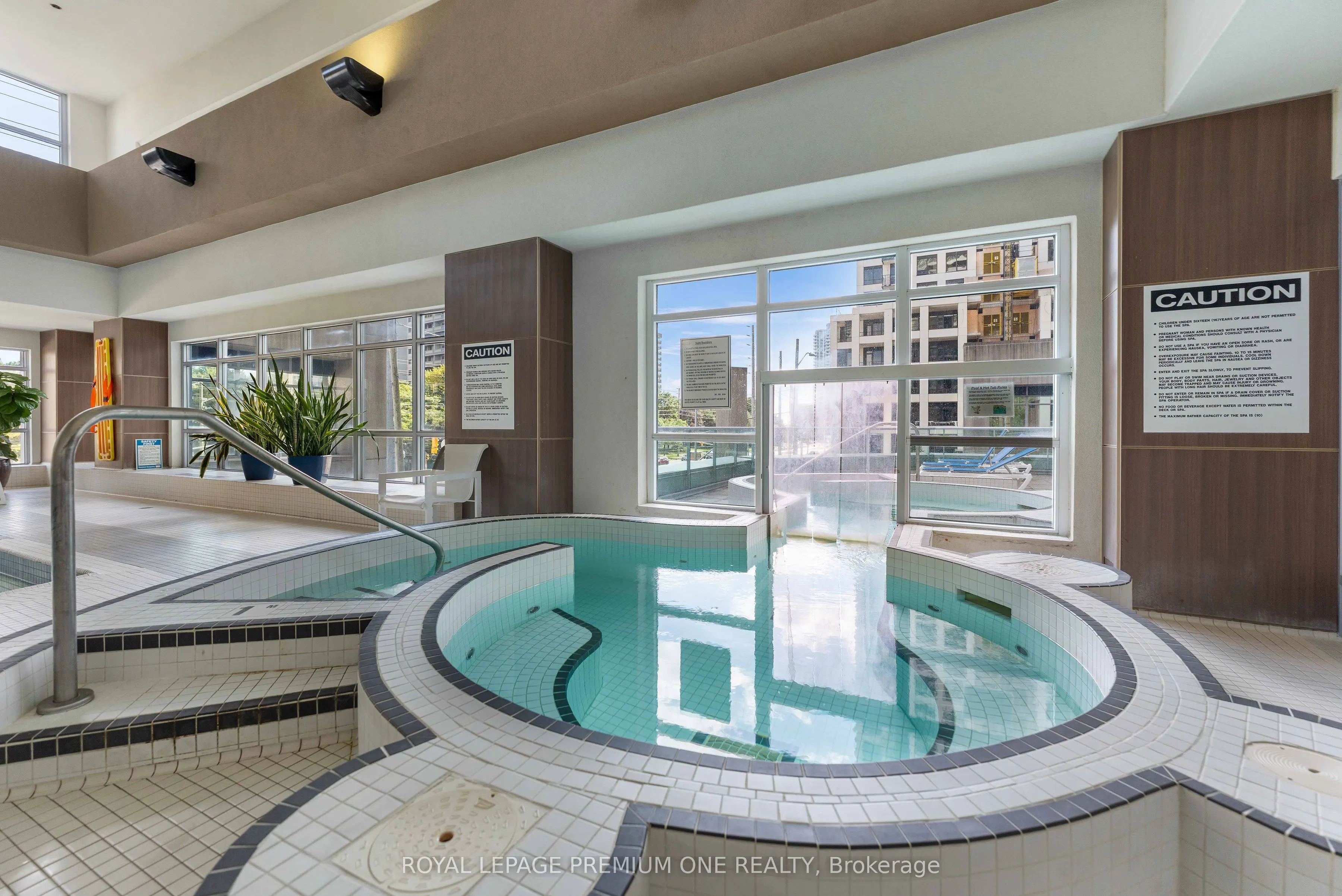33 Elm Drive W #611