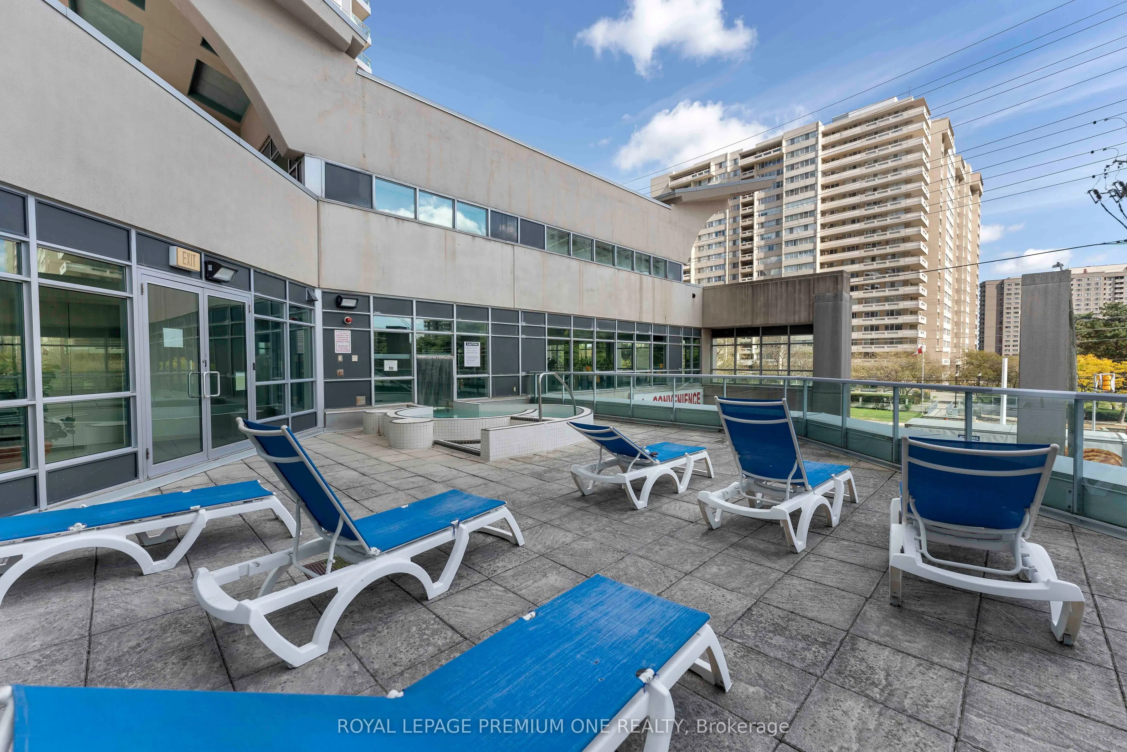 33 Elm Drive W #611