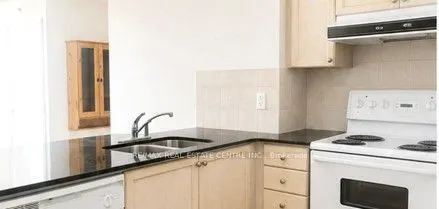 33 Elm Drive #1205