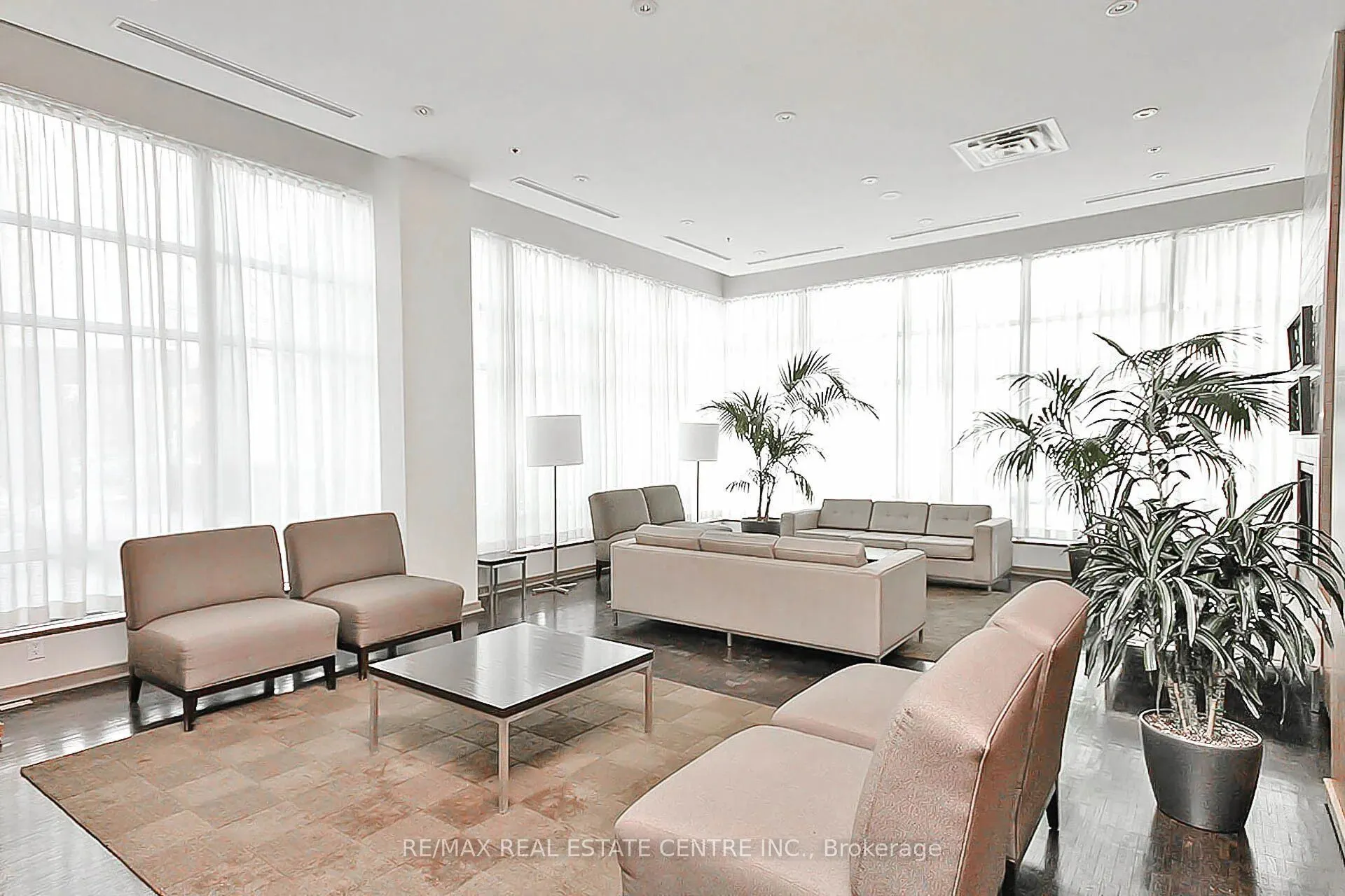33 Elm Drive #1205