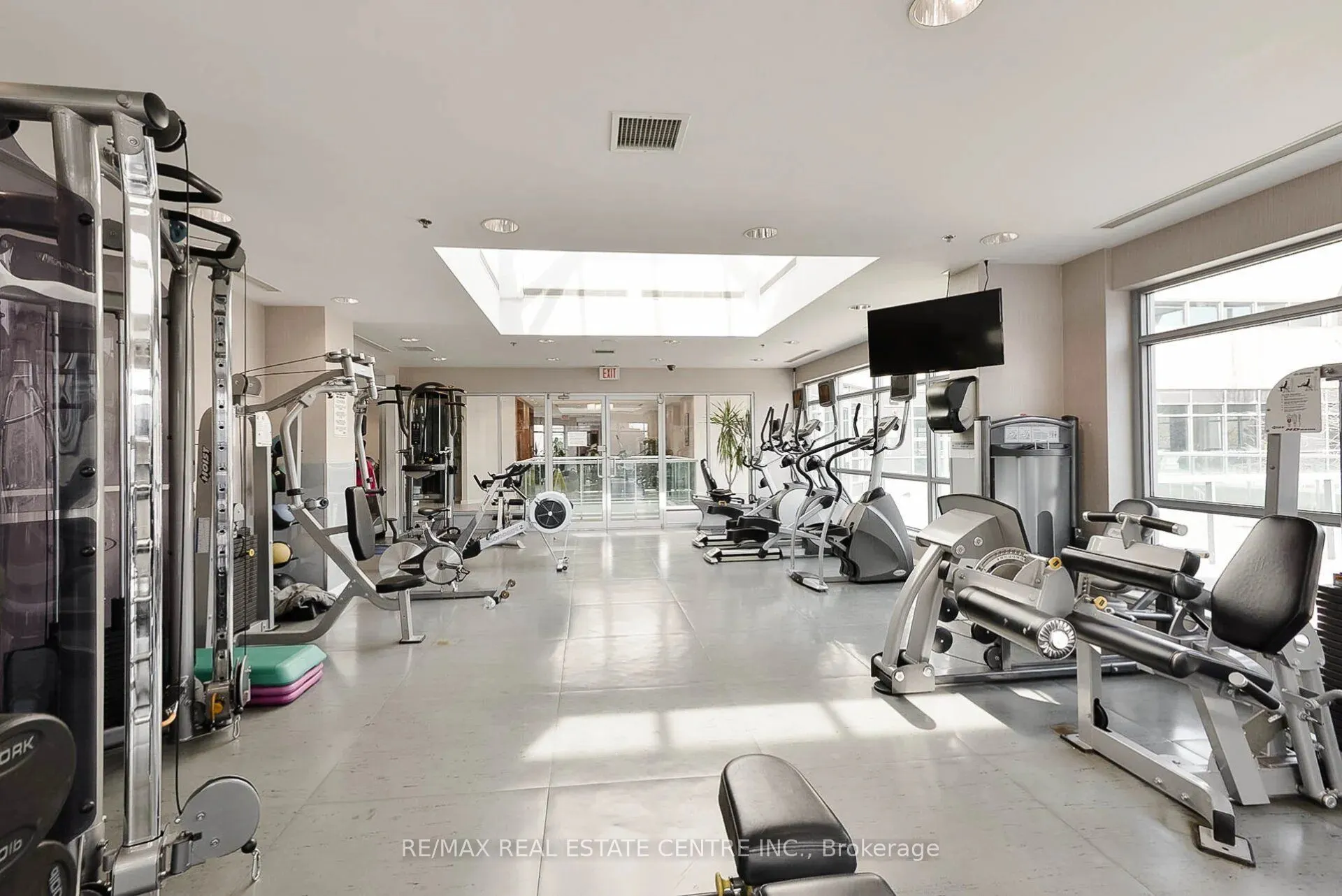 33 Elm Drive #1205