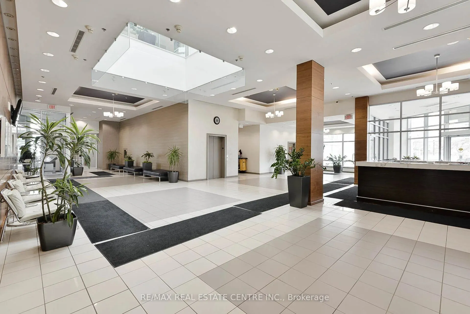 33 Elm Drive #1205