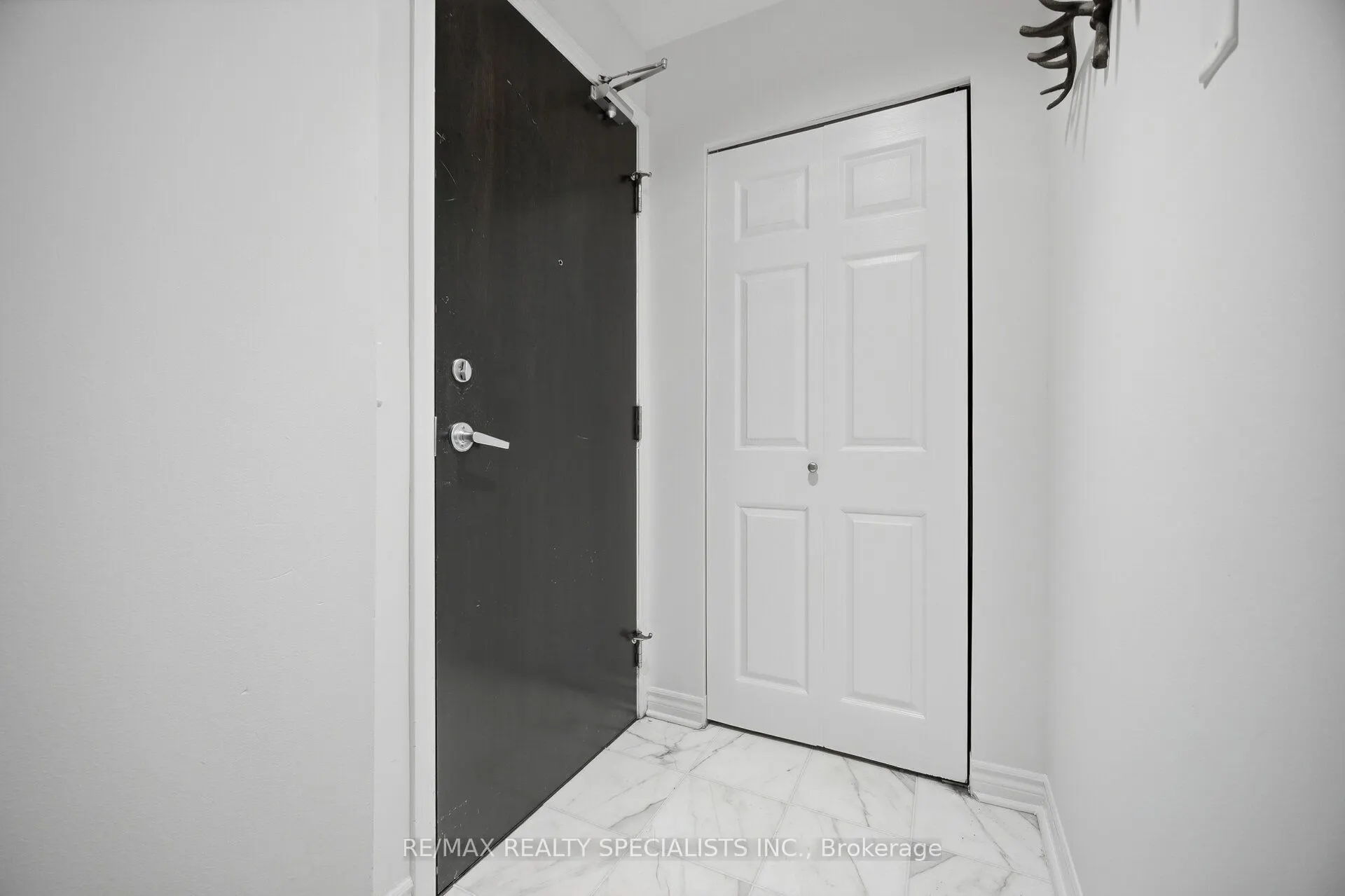 388 Prince of Wales Drive #406