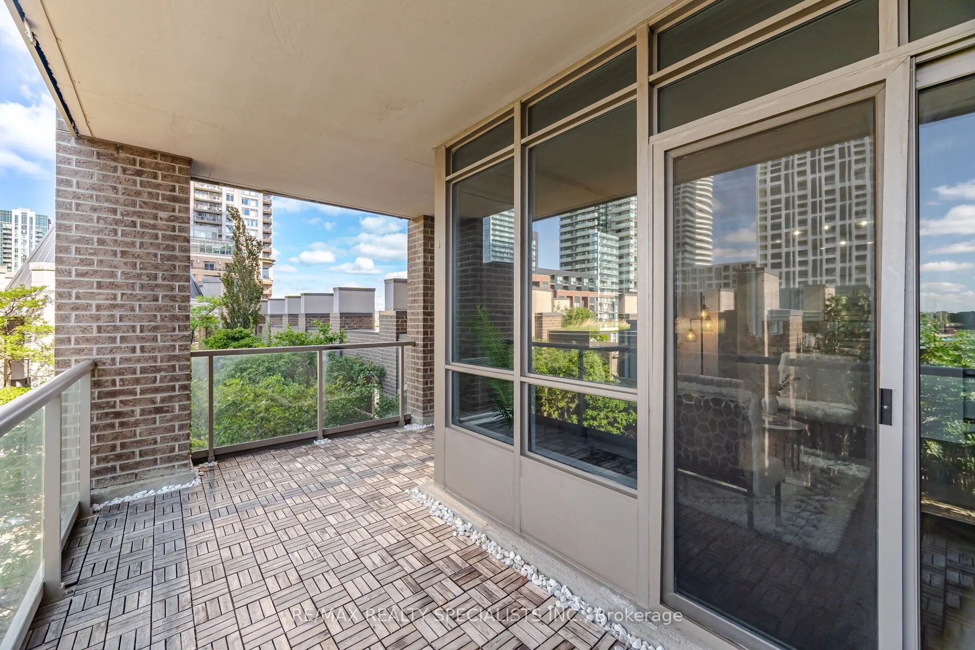 388 Prince of Wales Drive #406