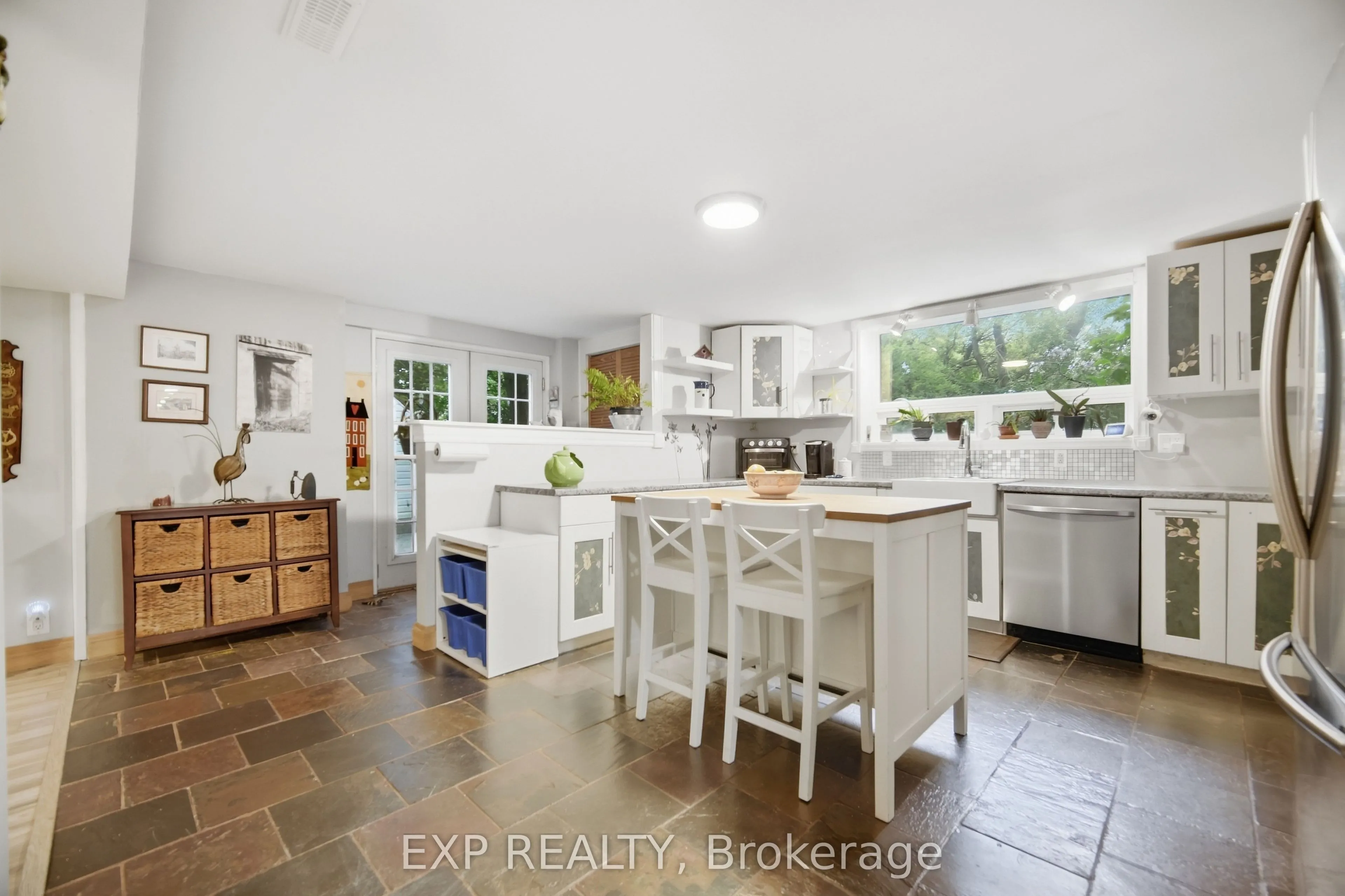 14367 Trafalgar Road N