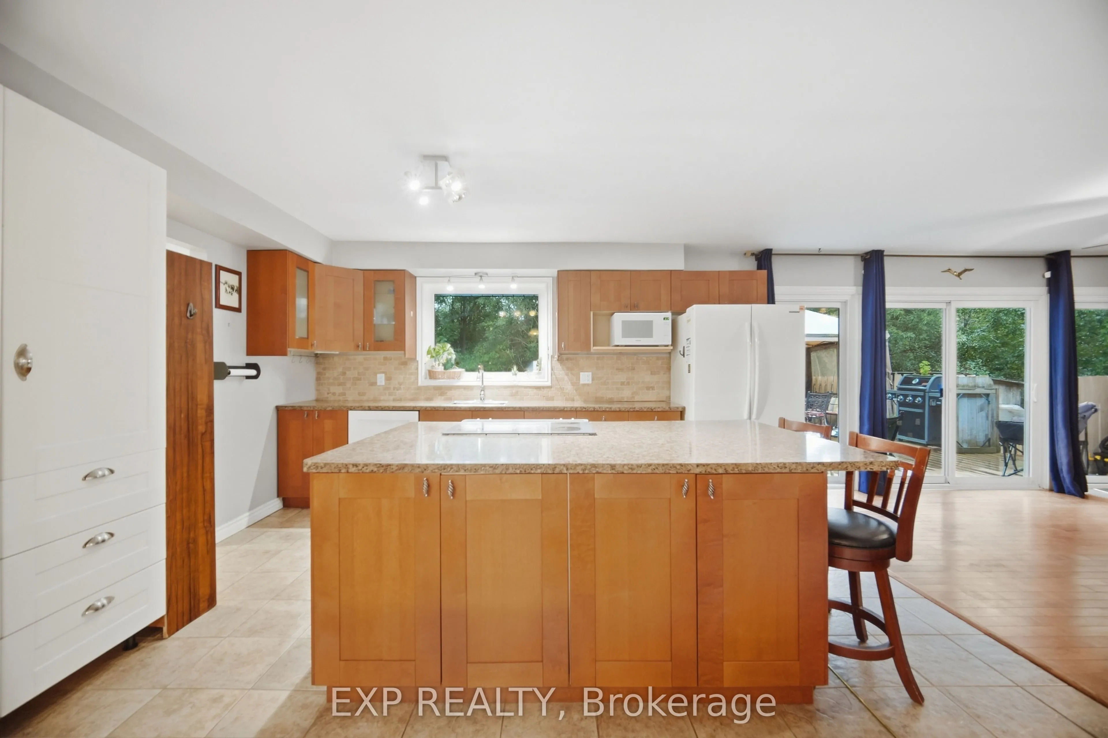 14367 Trafalgar Road N