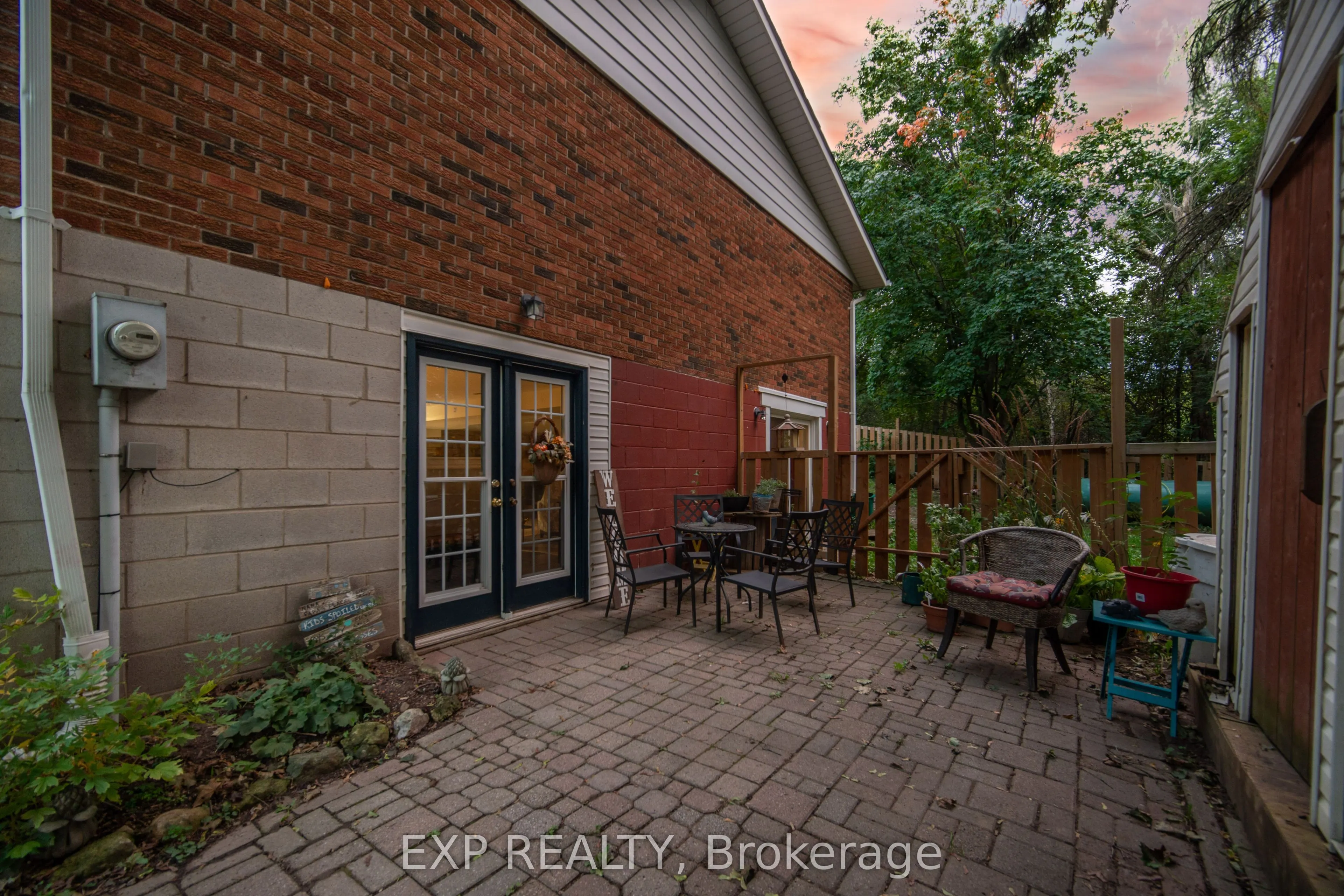 14367 Trafalgar Road N