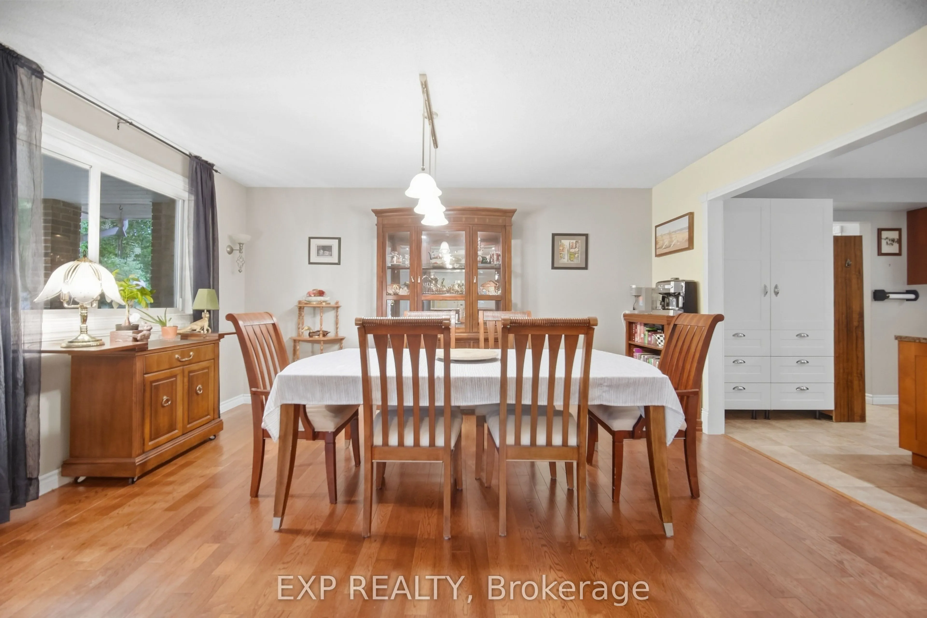 14367 Trafalgar Road N