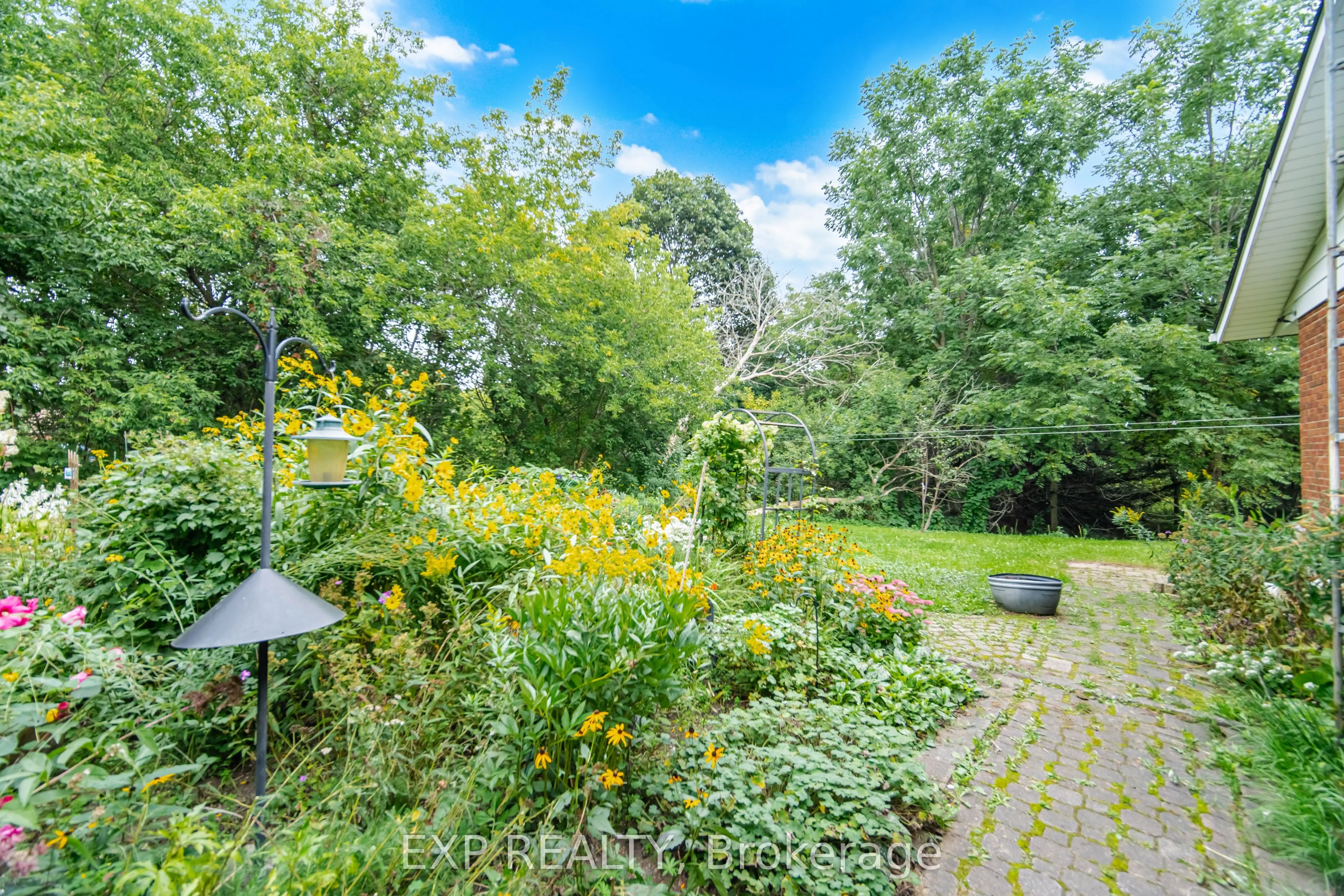 14367 Trafalgar Road N