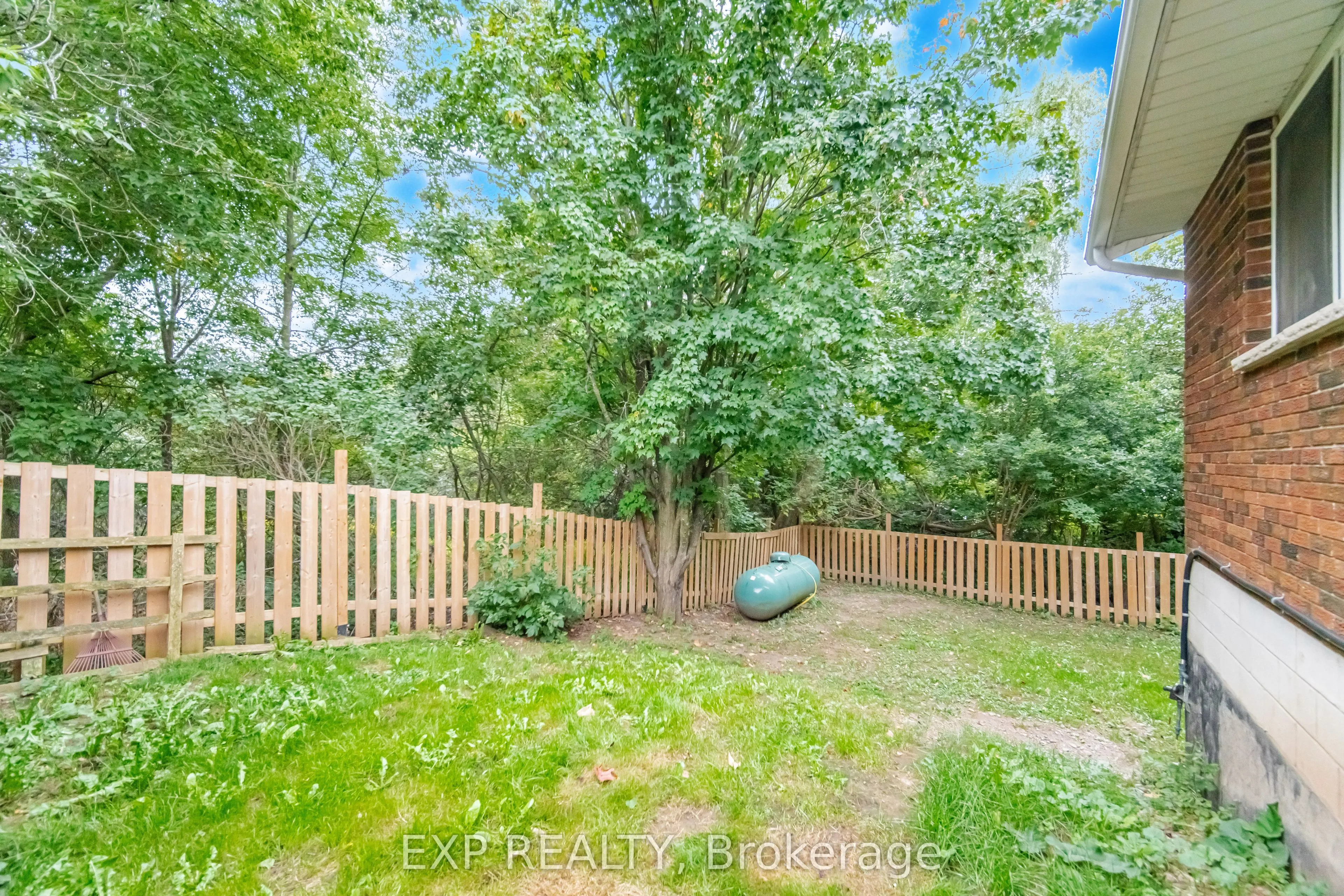14367 Trafalgar Road N