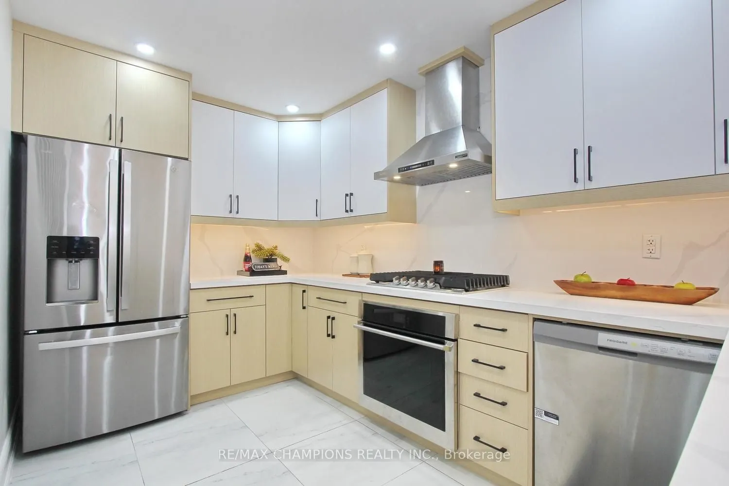 16 Glencairn Square