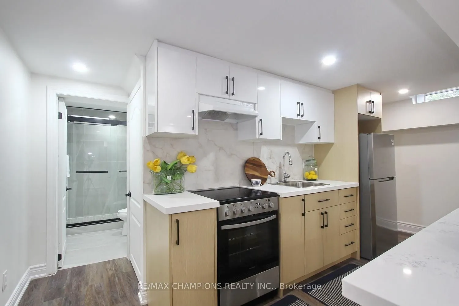 16 Glencairn Square