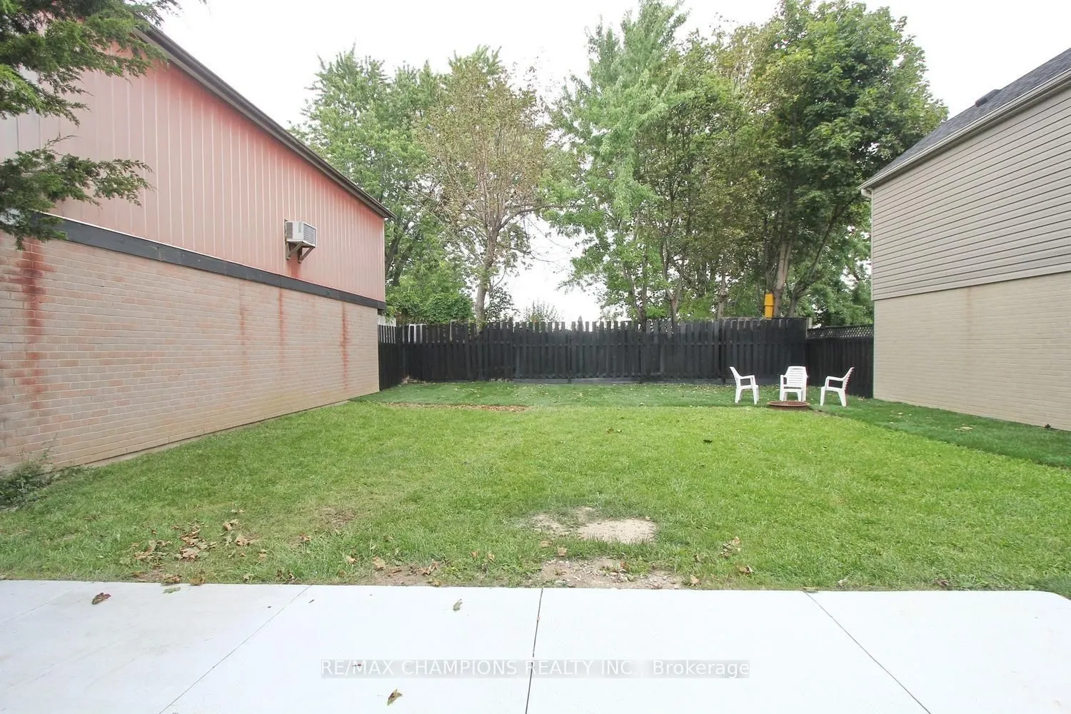 16 Glencairn Square