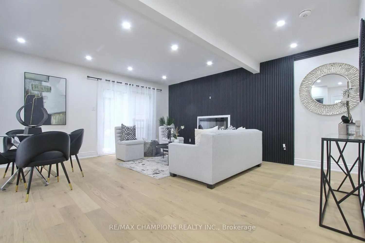16 Glencairn Square