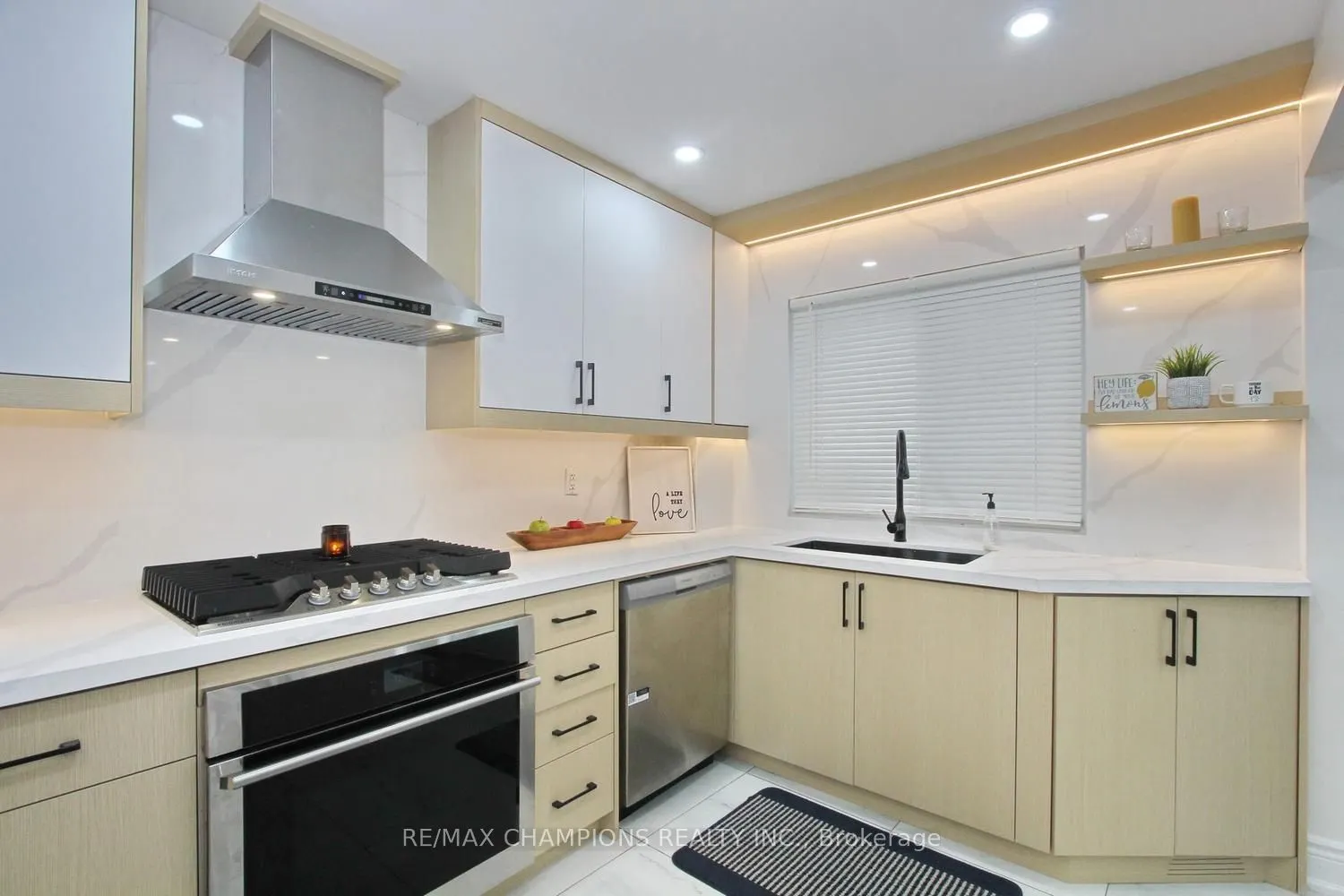 16 Glencairn Square