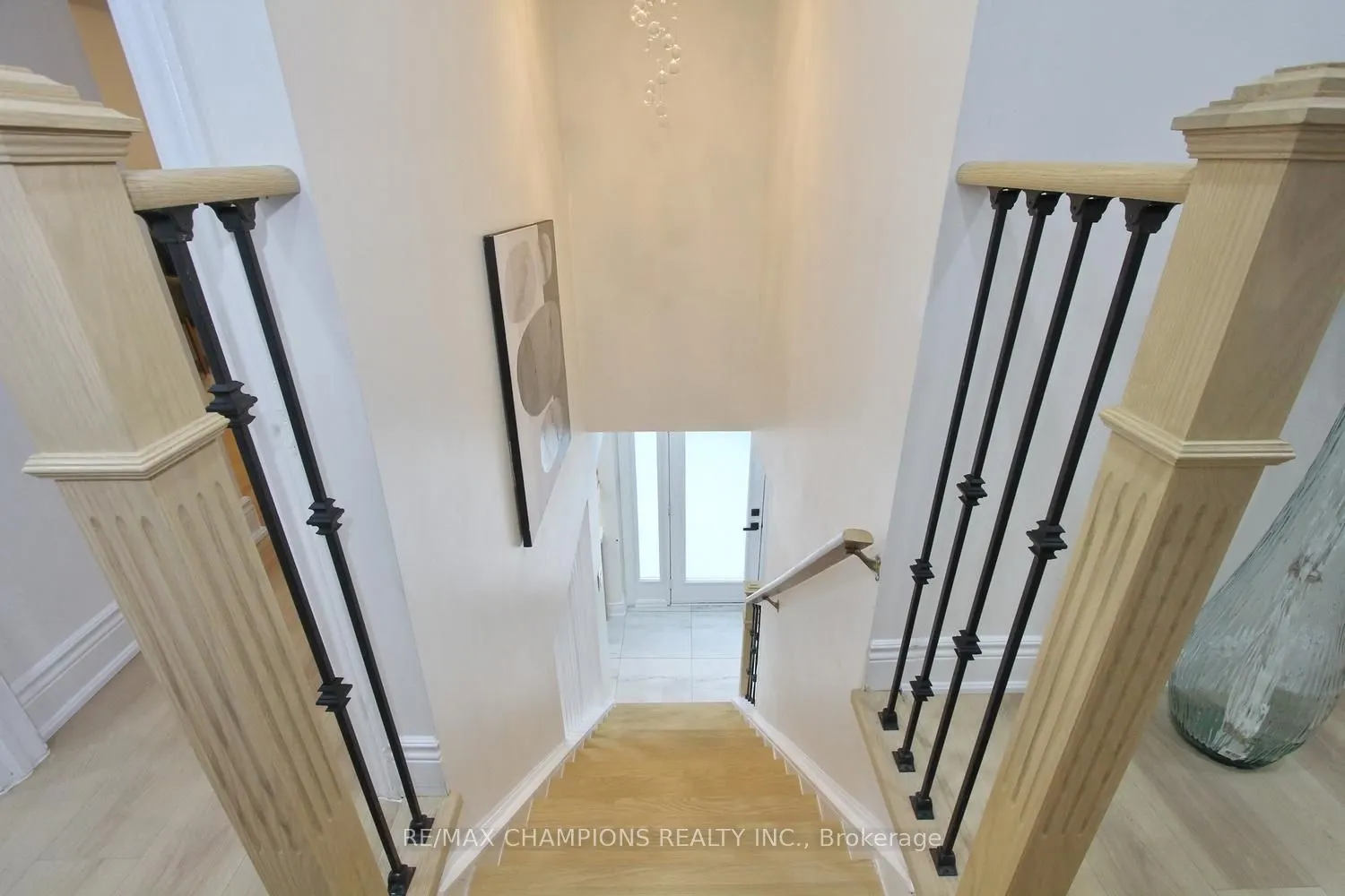16 Glencairn Square