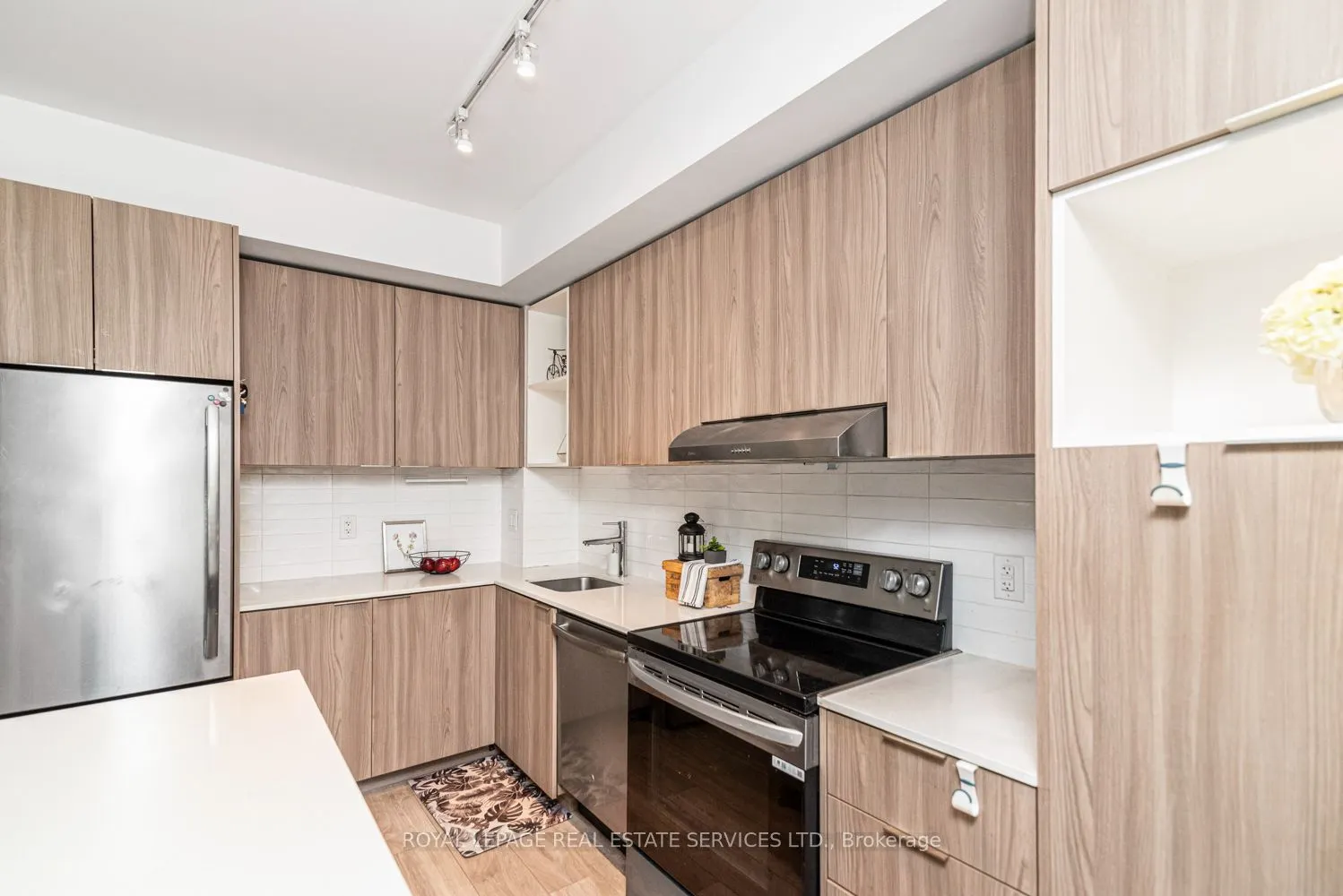 2530 Eglinton Avenue W #117