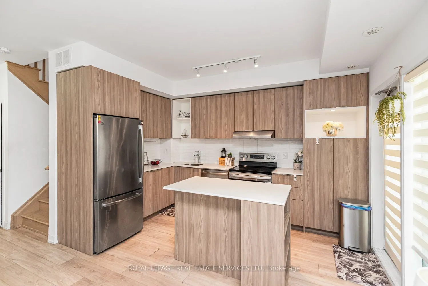 2530 Eglinton Avenue W #117