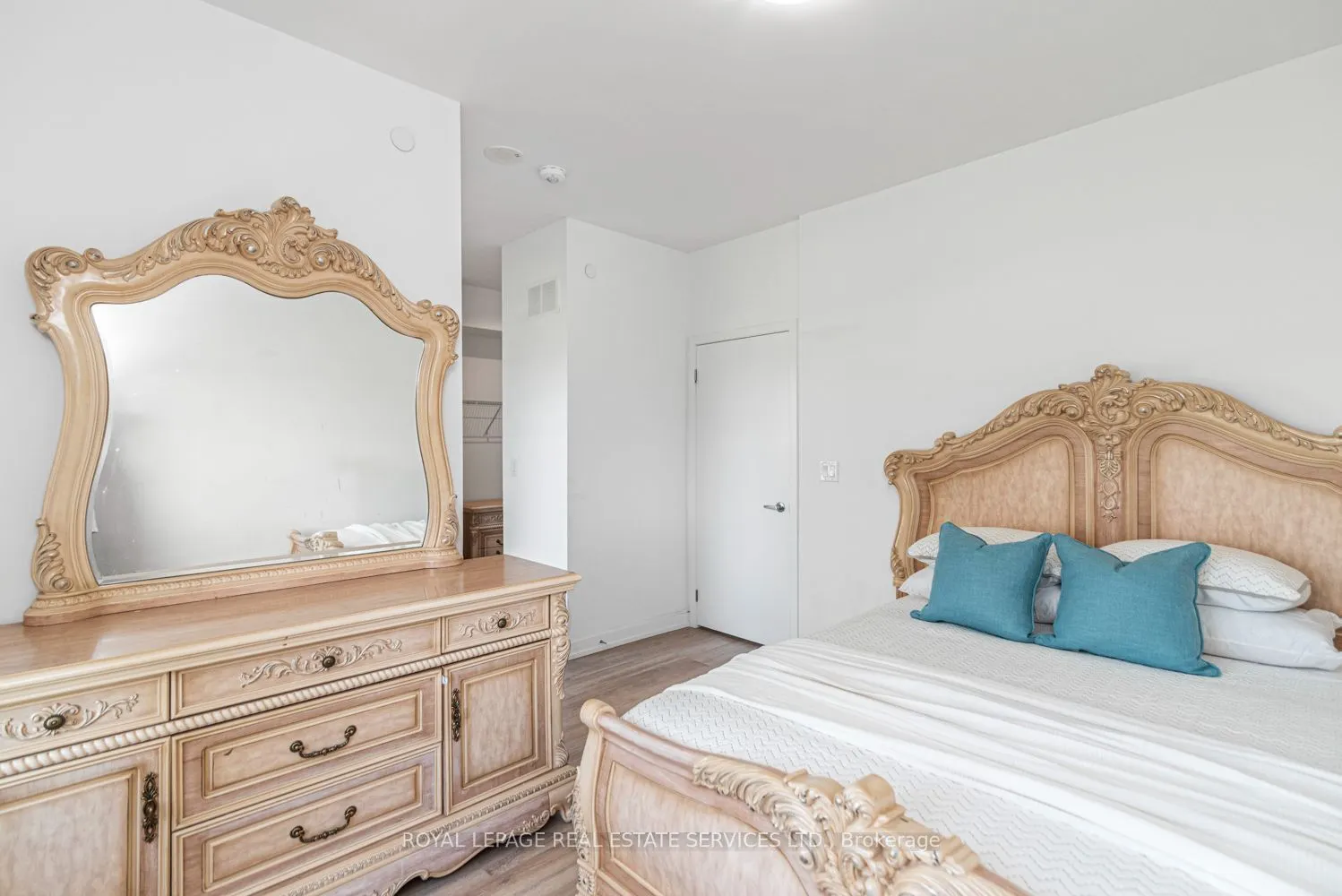 2530 Eglinton Avenue W #117