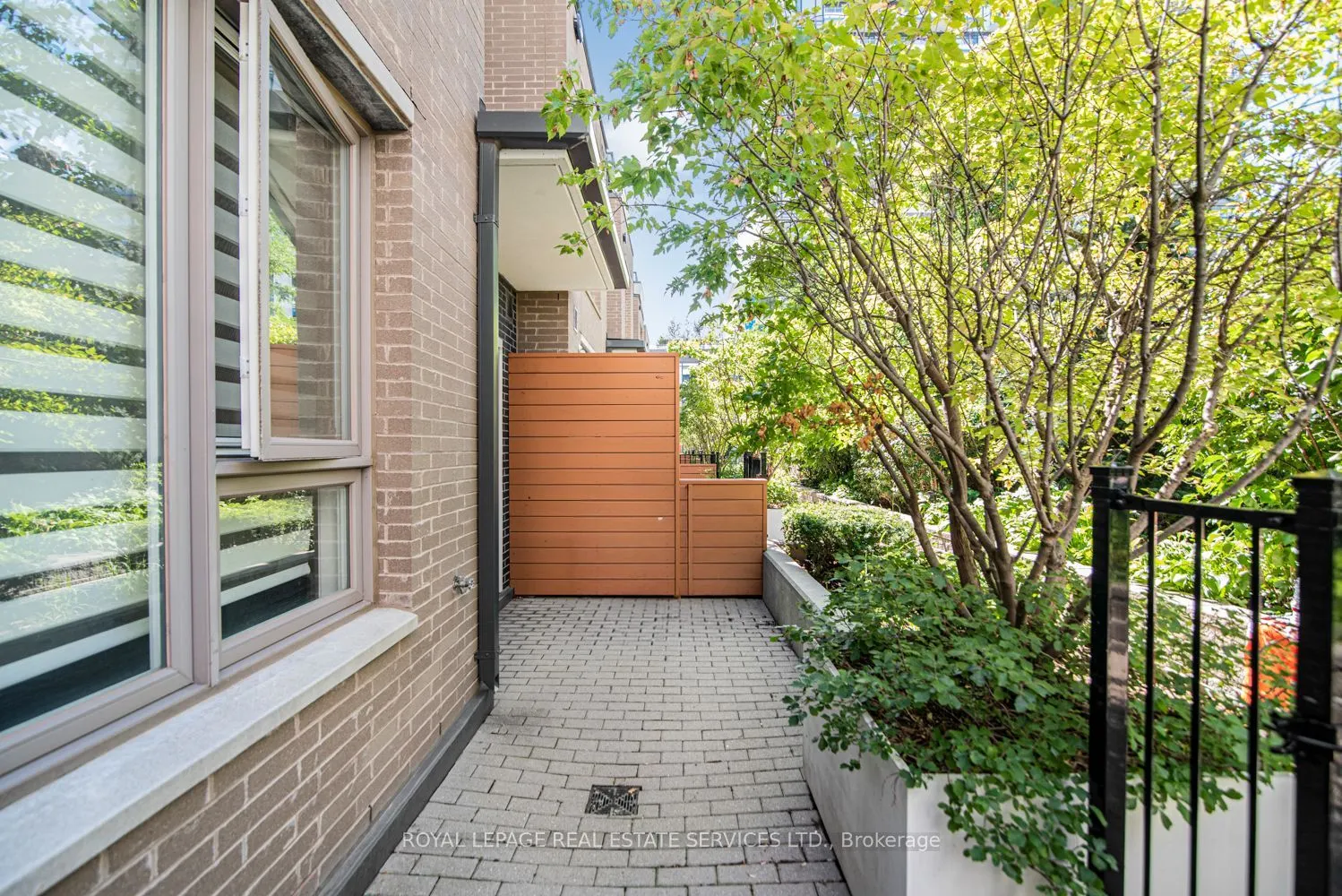 2530 Eglinton Avenue W #117