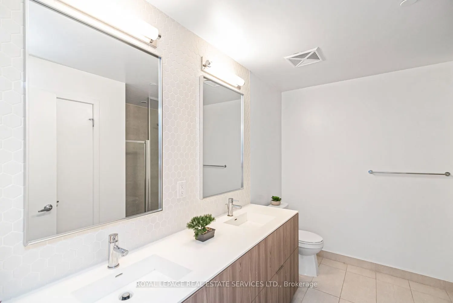 2530 Eglinton Avenue W #117