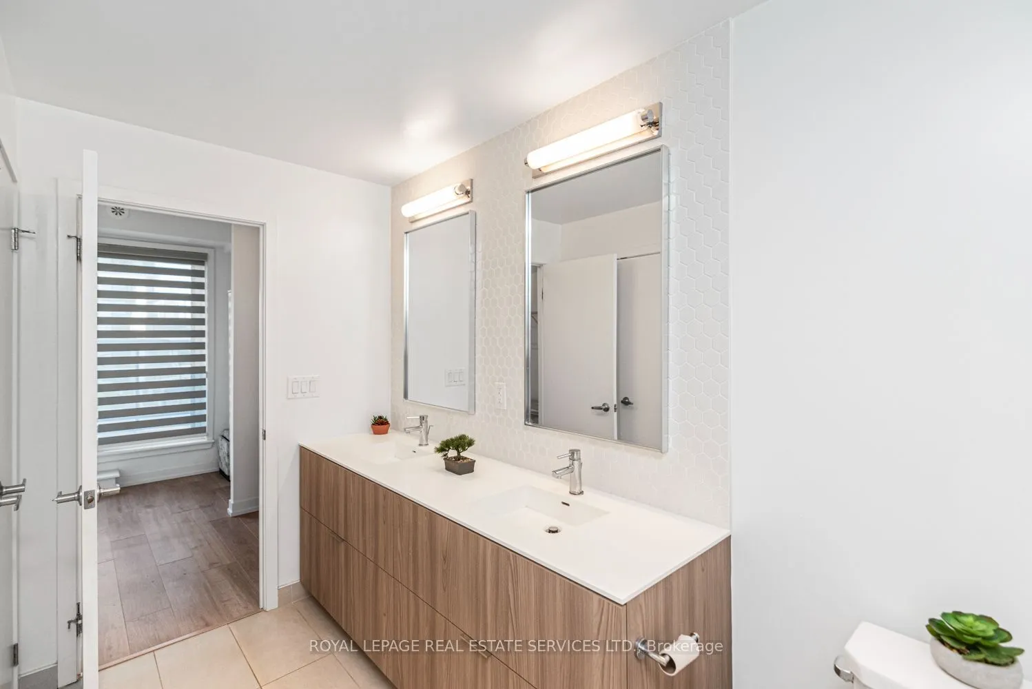 2530 Eglinton Avenue W #117