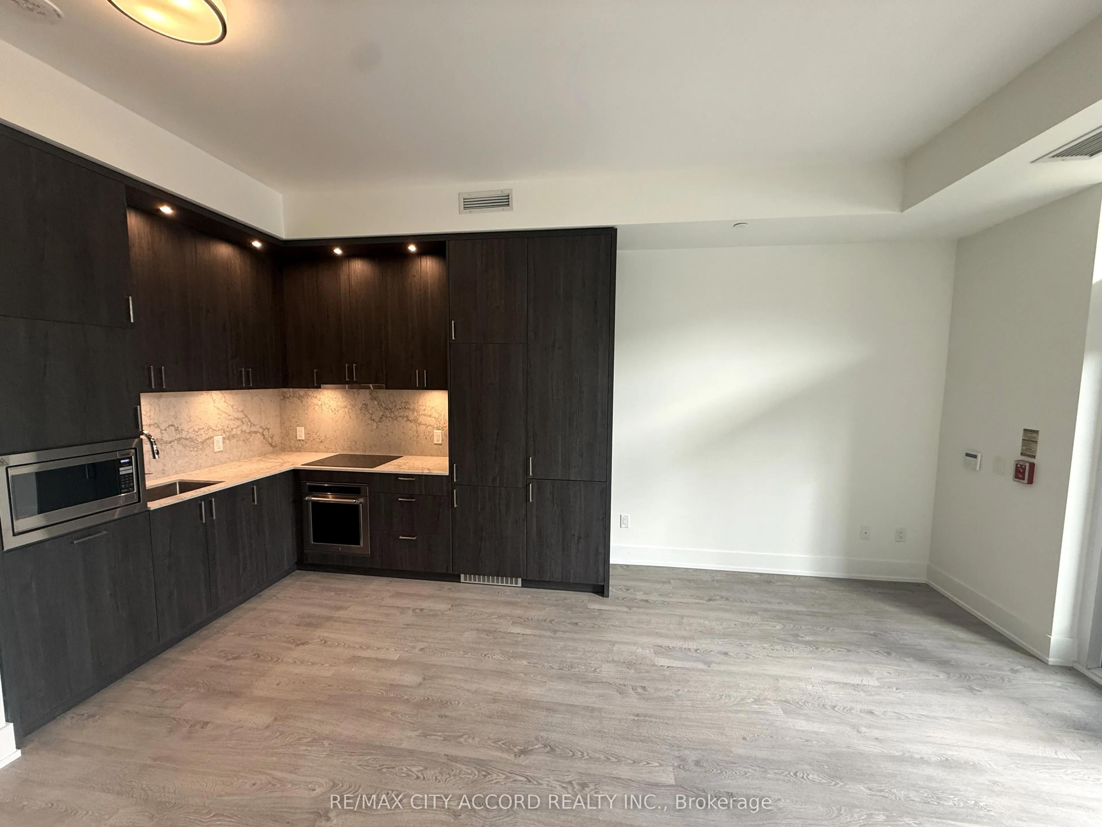 259 The Kingsway #108
