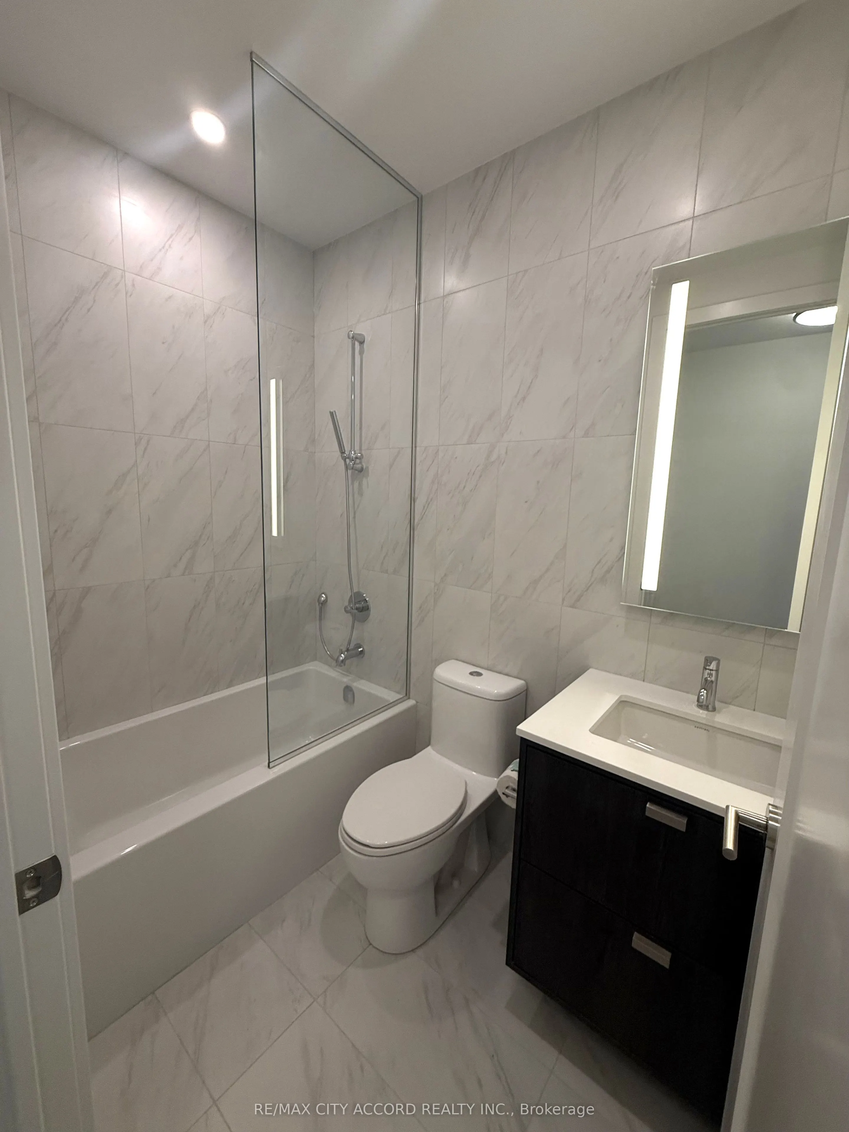 259 The Kingsway #108