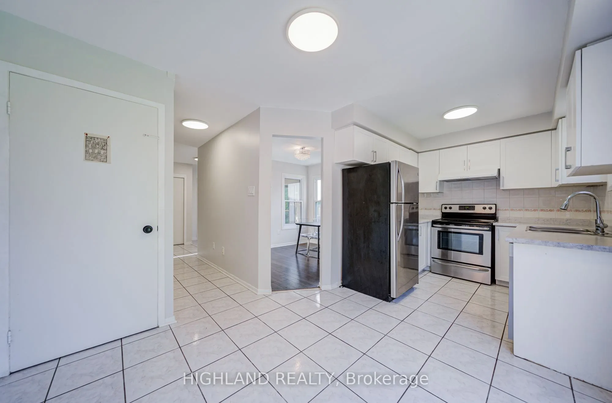 2032 Glenada Crescent