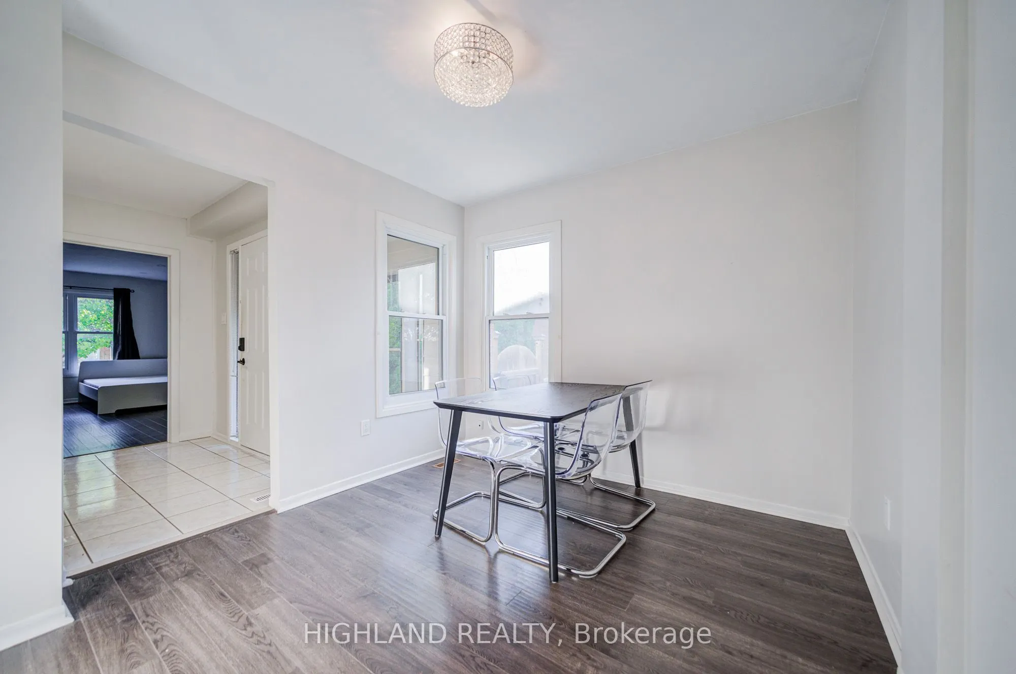 2032 Glenada Crescent